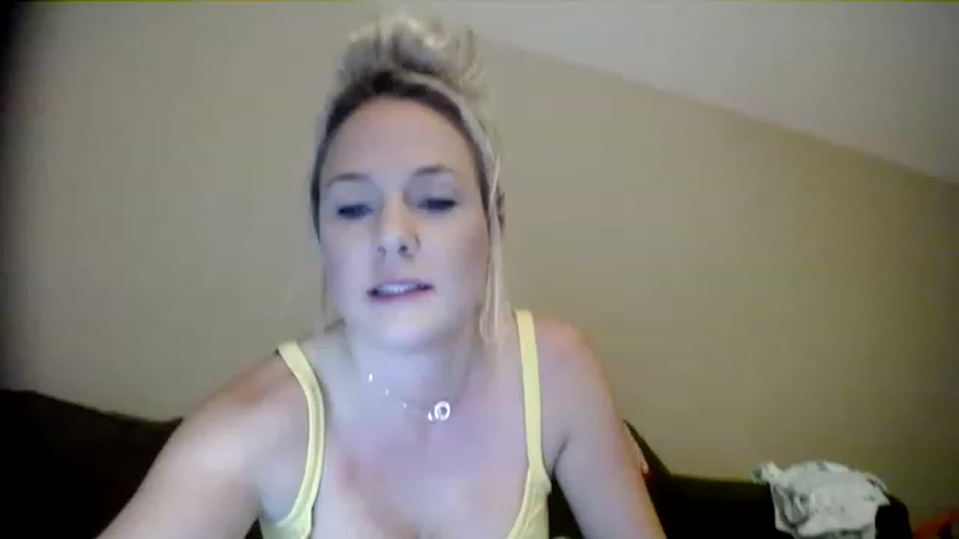 Gallery image thumbnail from AshlynnStorm's myfreecams stream on, 01/31/2023, 07:43 image 1 of 20