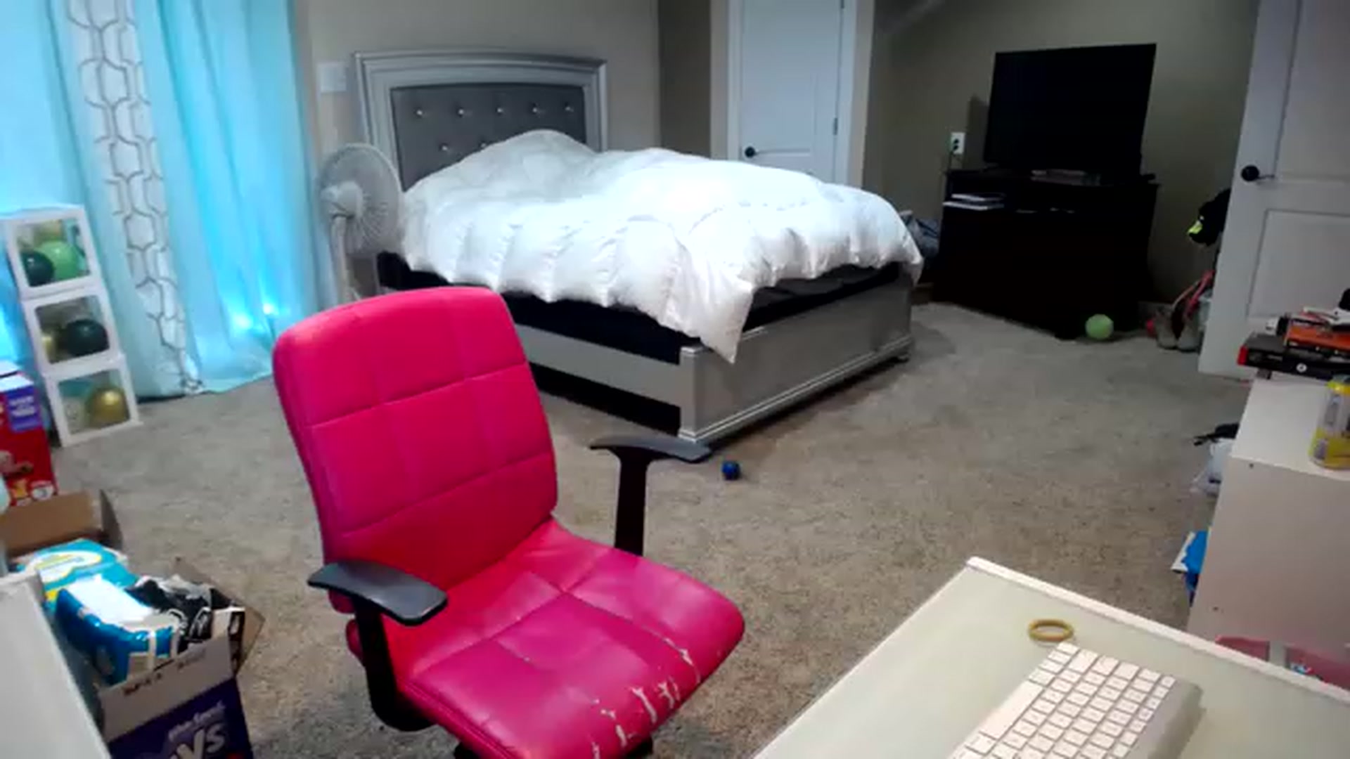 Gallery image thumbnail from AshlynnStorm's myfreecams stream on, 02/01/2023, 20:26 image 17 of 20