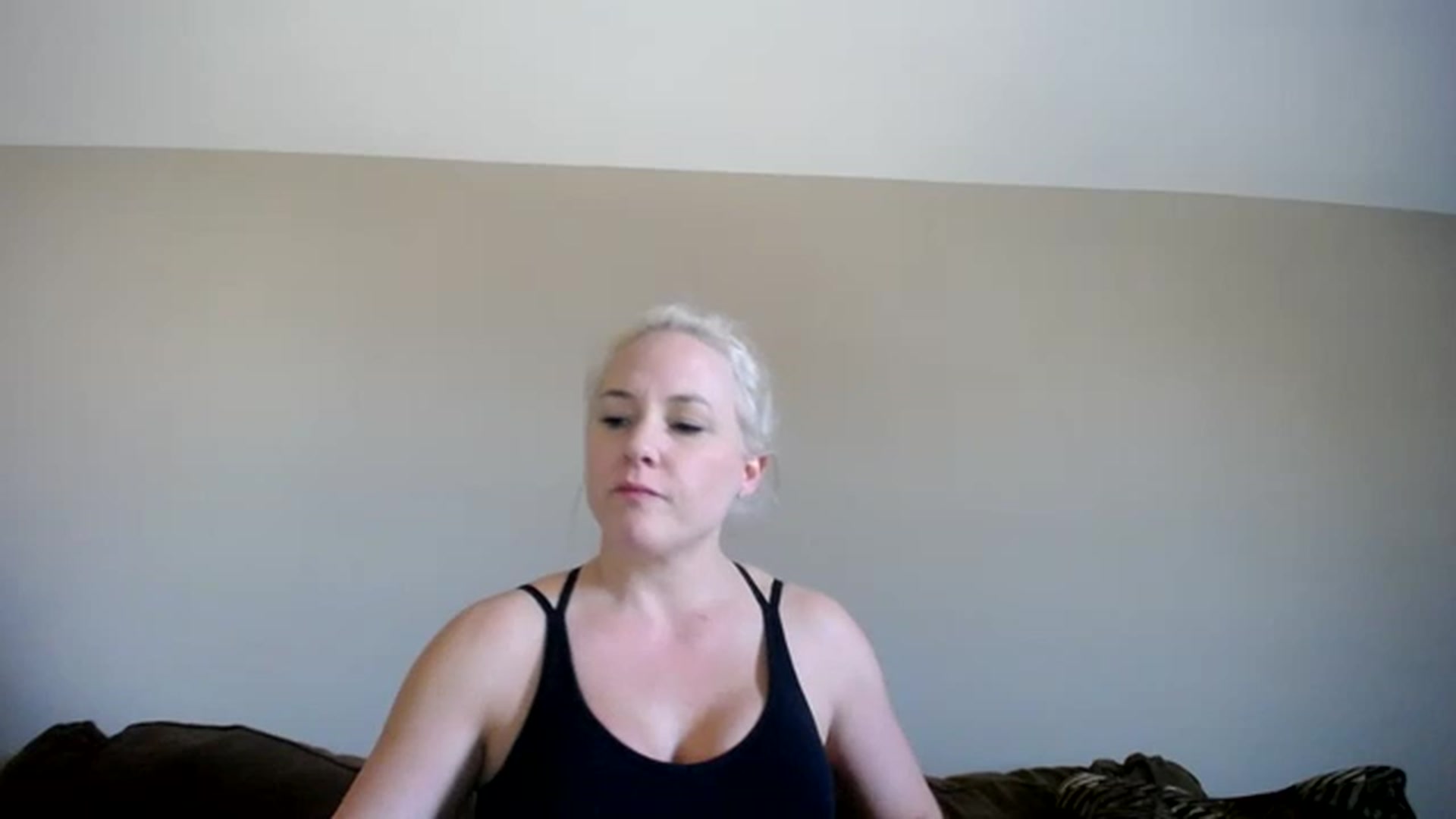Gallery image thumbnail from AshlynnStorm's myfreecams stream on, 02/06/2023, 19:42 image 17 of 20
