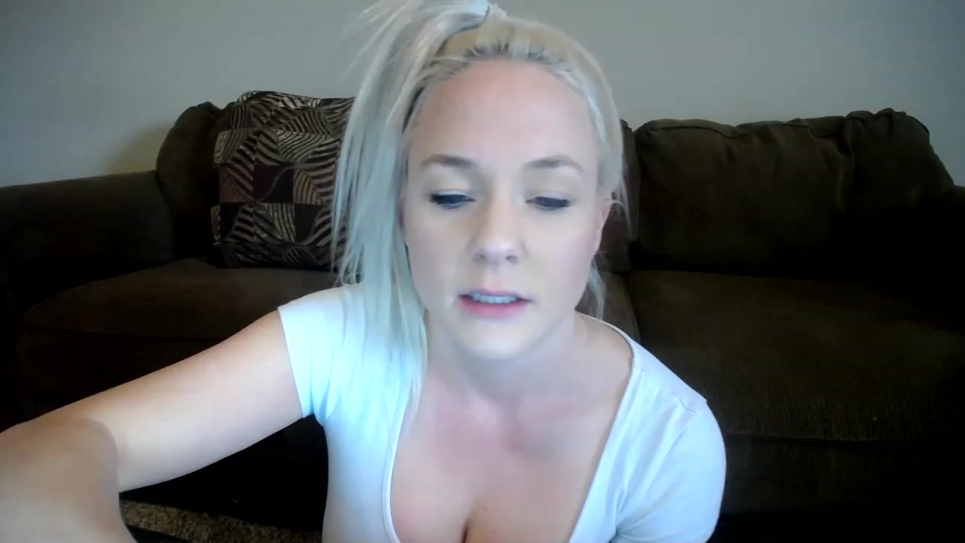 Gallery image thumbnail from AshlynnStorm's myfreecams stream on, 02/14/2023, 20:43 image 11 of 20
