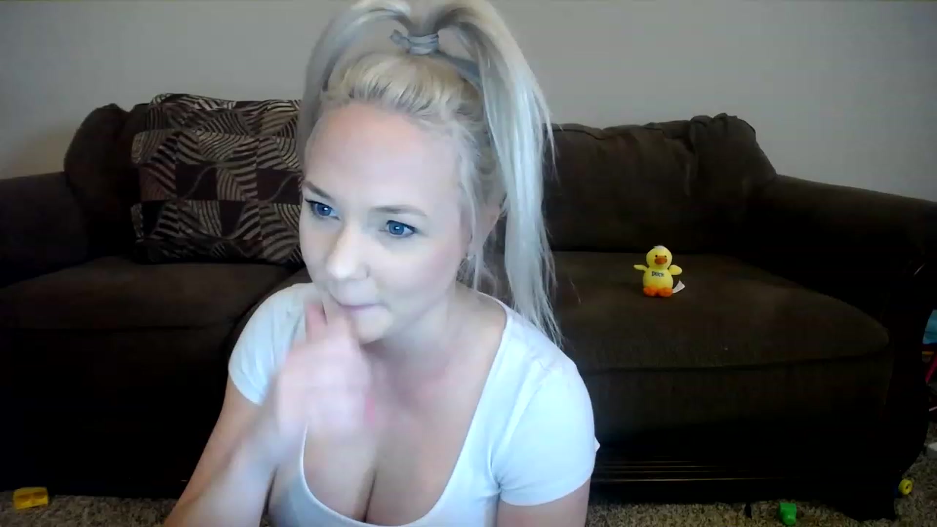 Gallery image thumbnail from AshlynnStorm's myfreecams stream on, 02/14/2023, 20:43 image 16 of 20