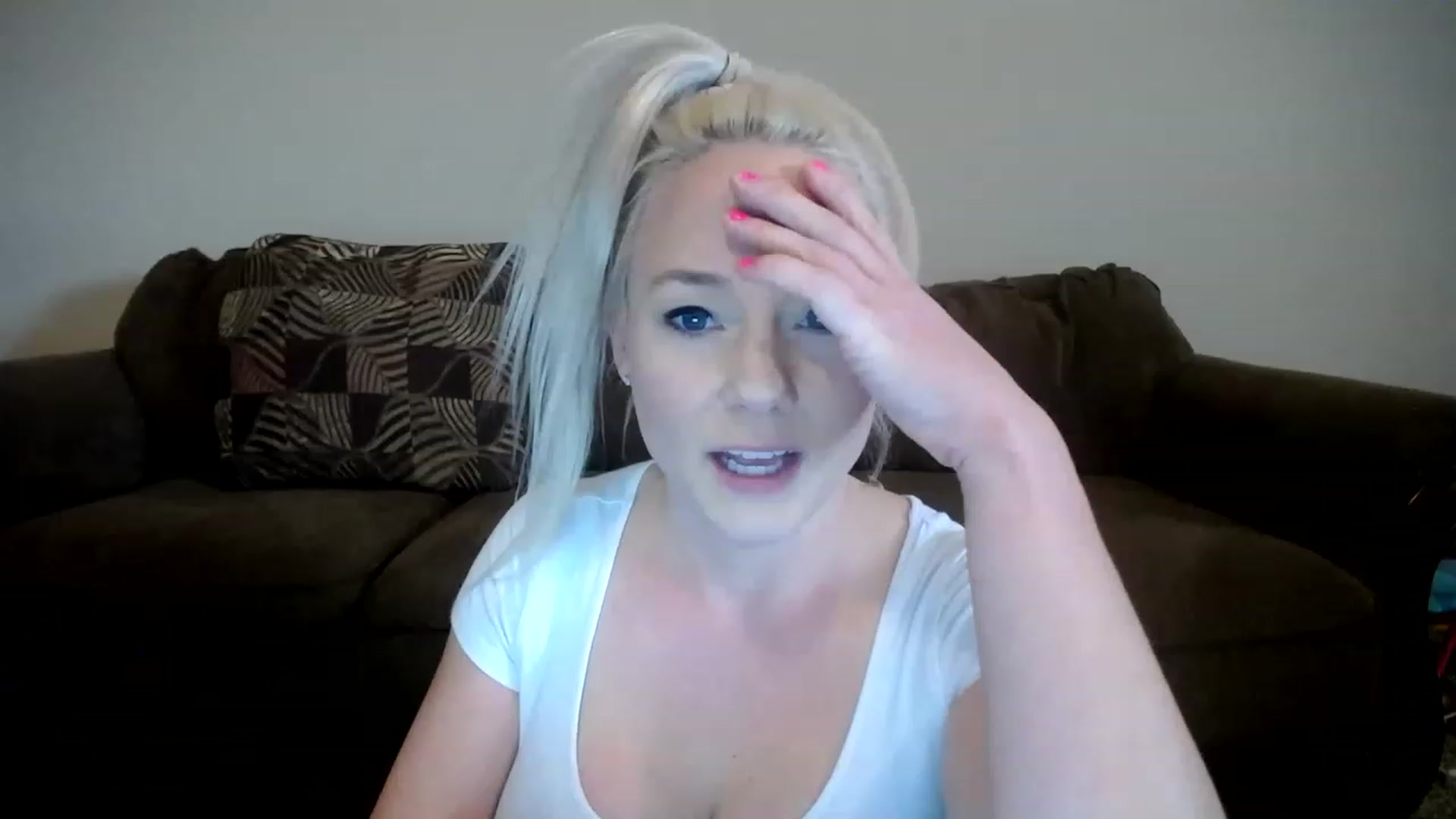 Gallery image thumbnail from AshlynnStorm's myfreecams stream on, 02/14/2023, 20:43 image 15 of 20