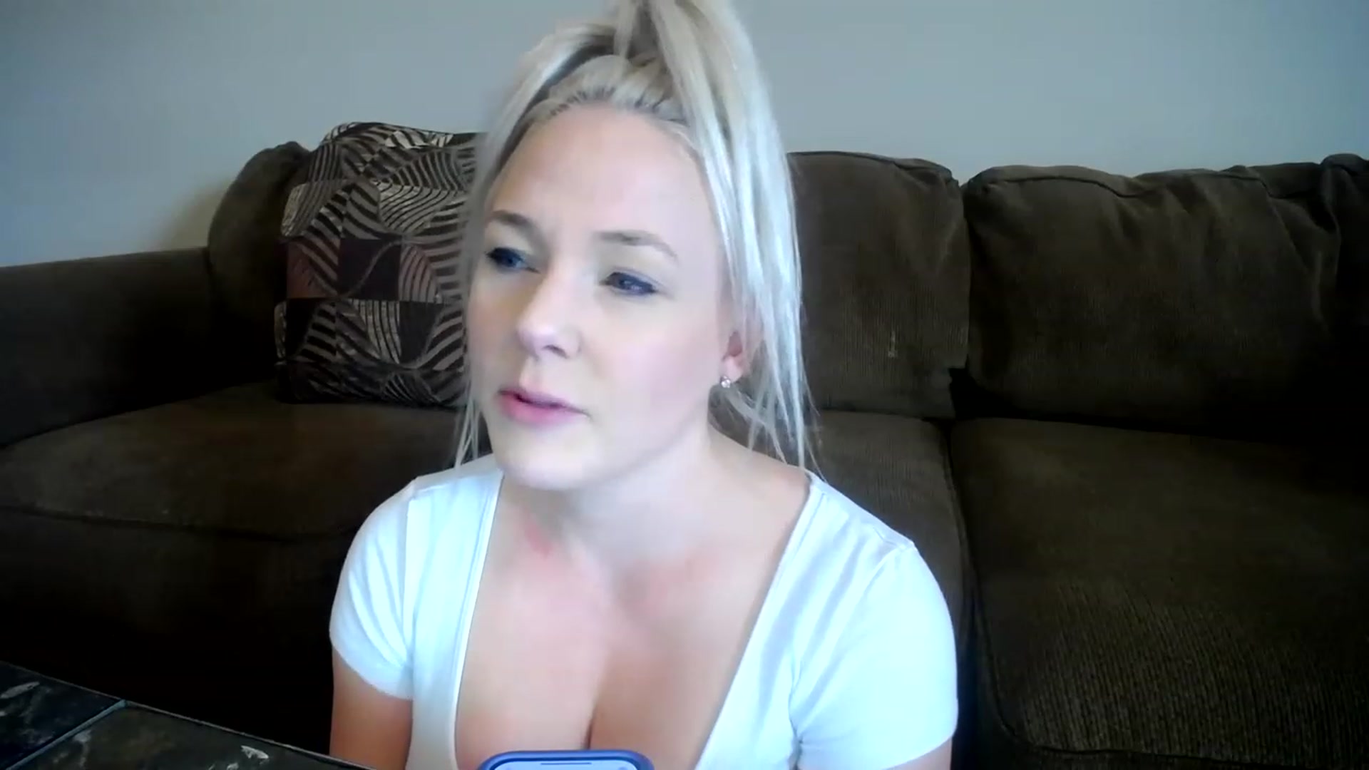 Gallery image thumbnail from AshlynnStorm's myfreecams stream on, 02/14/2023, 20:43 image 8 of 20
