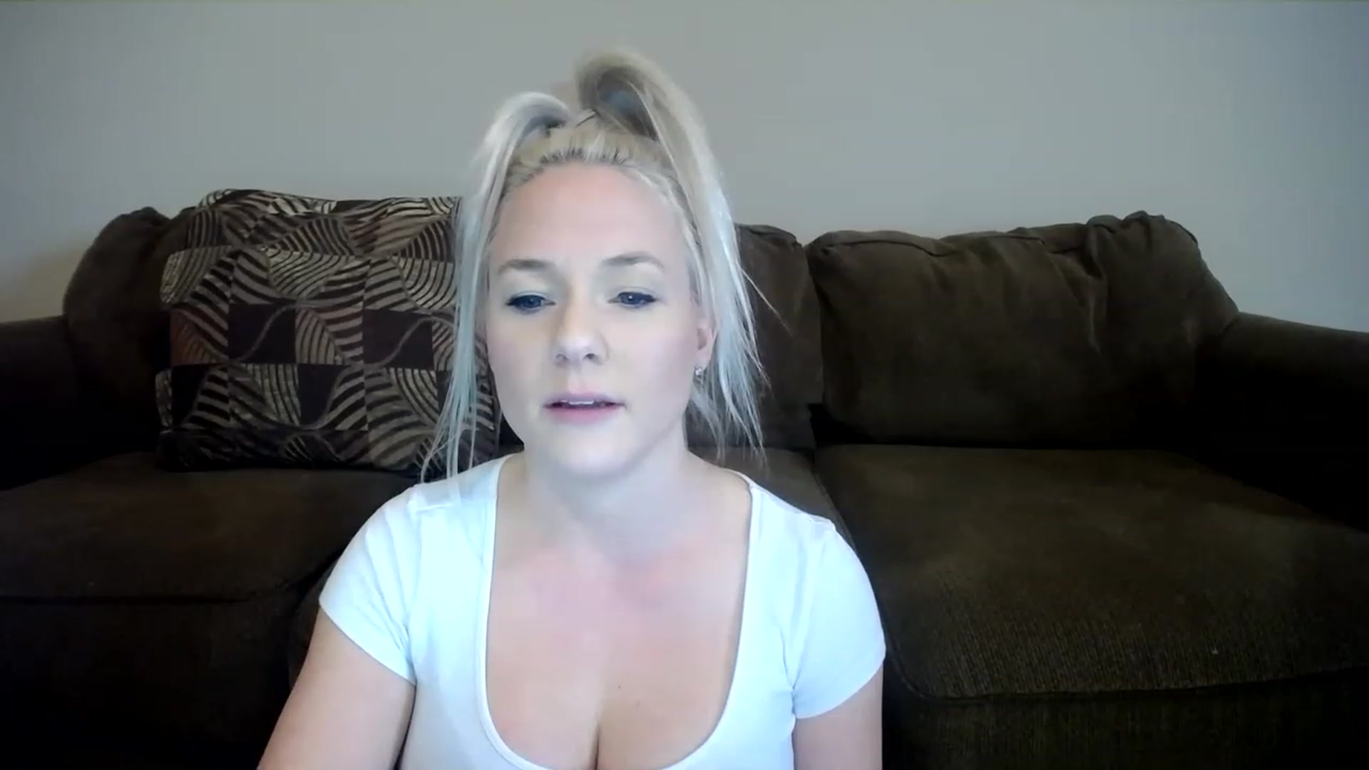 Gallery image thumbnail from AshlynnStorm's myfreecams stream on, 02/14/2023, 20:43 image 13 of 20