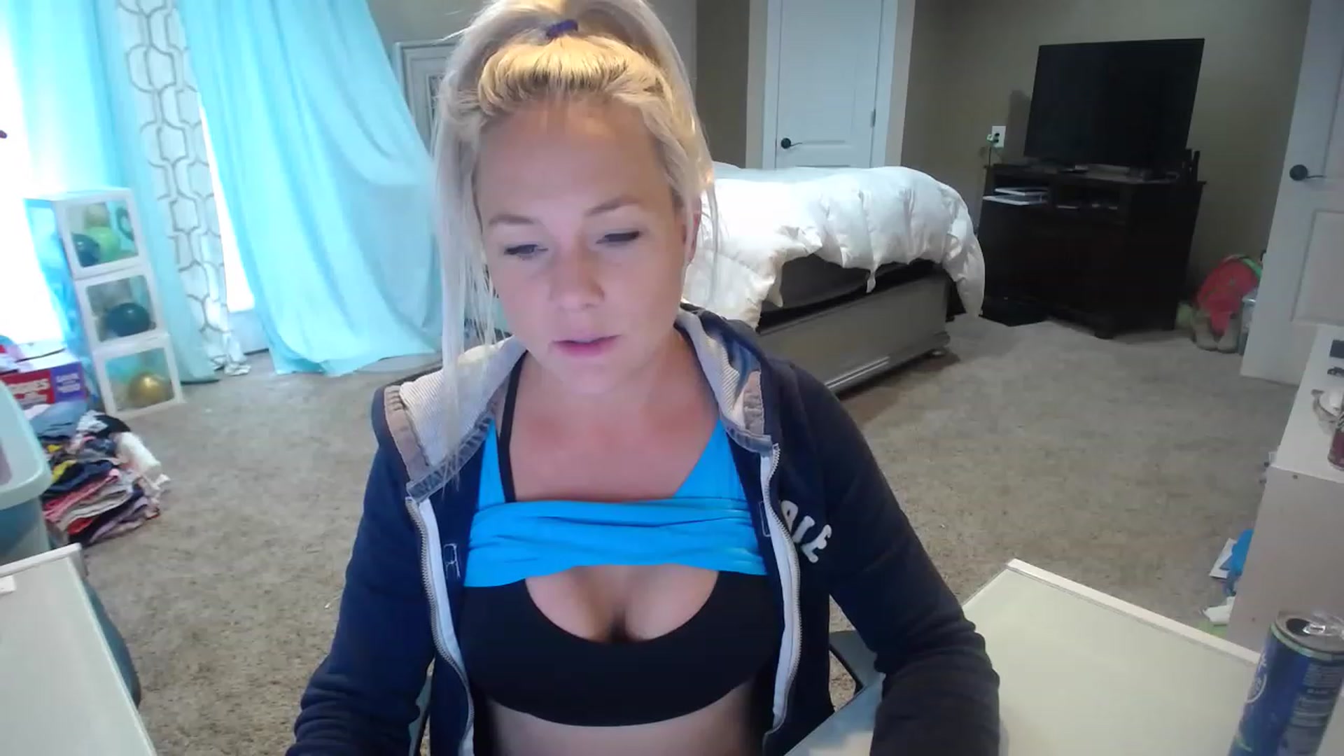 Gallery image thumbnail from AshlynnStorm's myfreecams stream on, 03/14/2023, 19:42 image 3 of 20