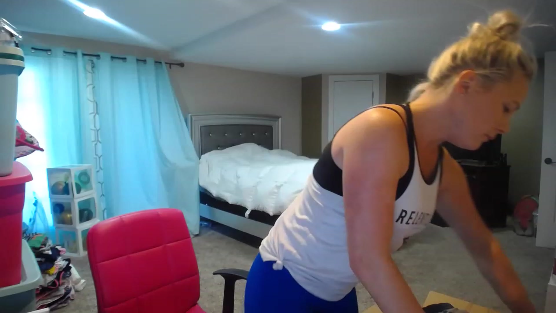 Gallery image thumbnail from AshlynnStorm's myfreecams stream on, 03/15/2023, 19:41 image 12 of 20