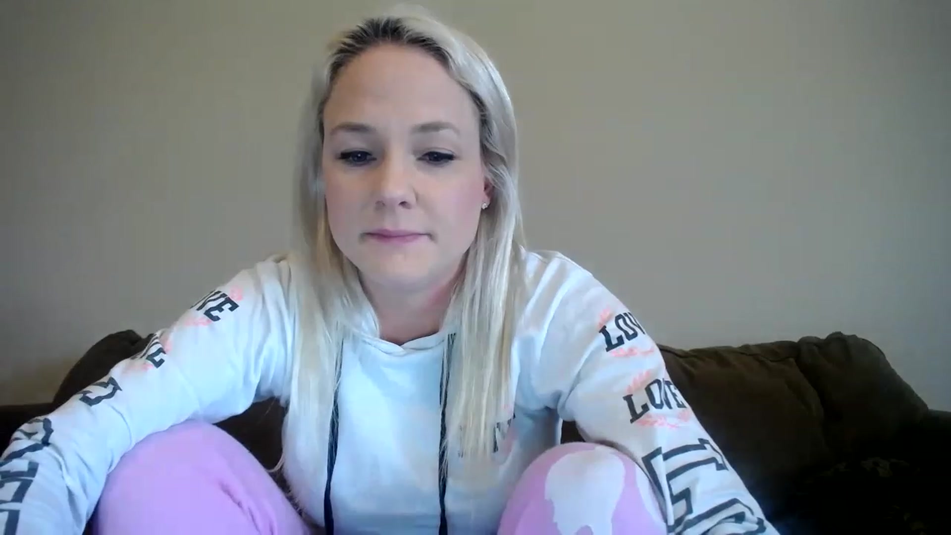 Gallery image thumbnail from AshlynnStorm's myfreecams stream on, 03/22/2023, 18:50 image 11 of 20