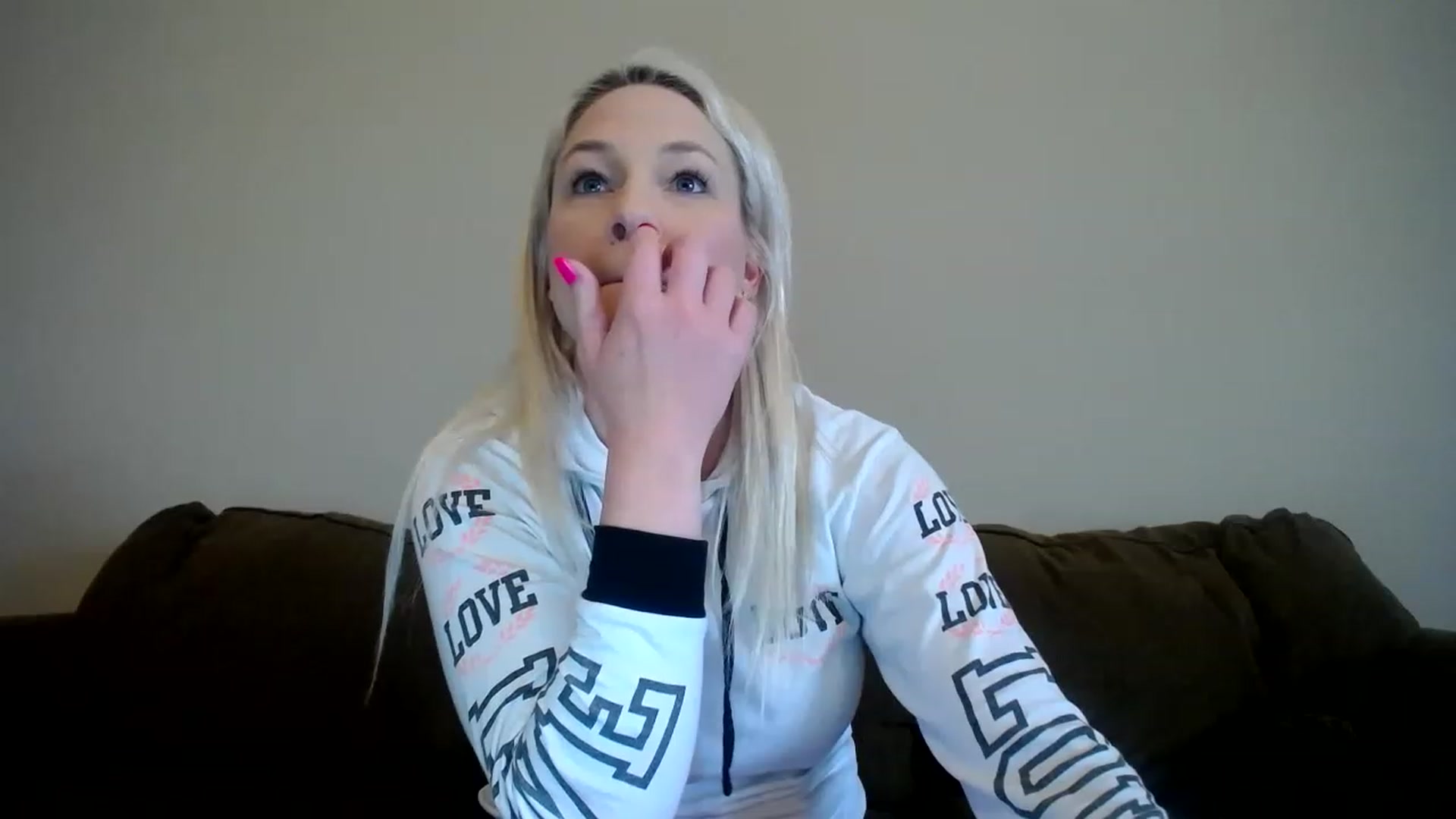 Gallery image thumbnail from AshlynnStorm's myfreecams stream on, 03/22/2023, 18:50 image 9 of 20