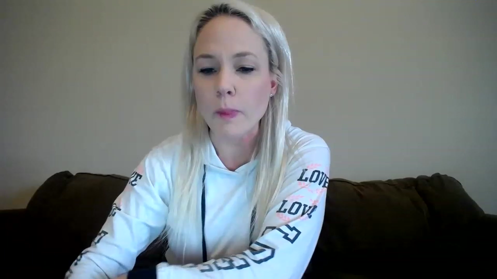 Gallery image thumbnail from AshlynnStorm's myfreecams stream on, 03/22/2023, 18:50 image 8 of 20
