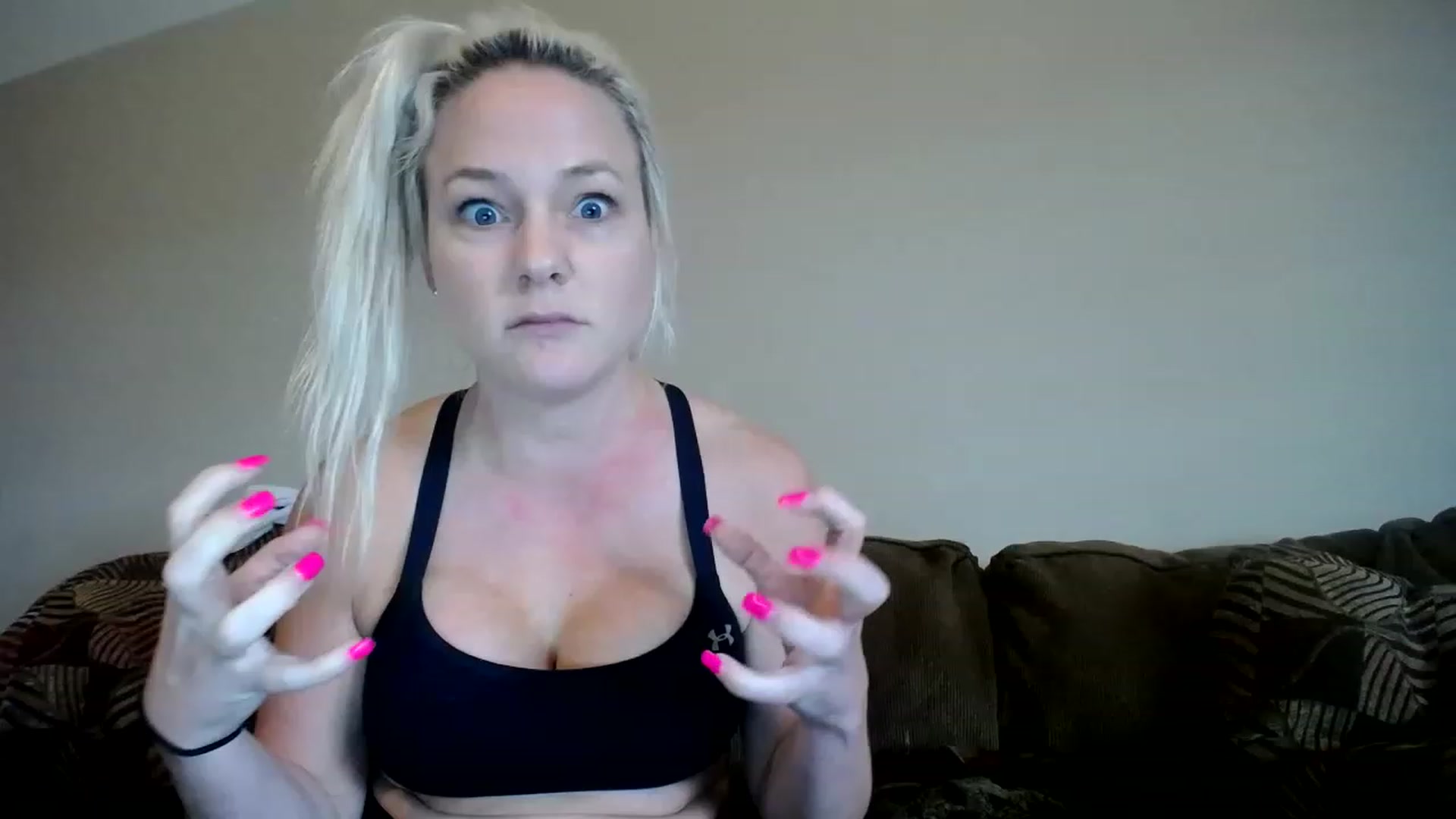 Gallery image thumbnail from AshlynnStorm's myfreecams stream on, 03/24/2023, 19:42 image 17 of 20