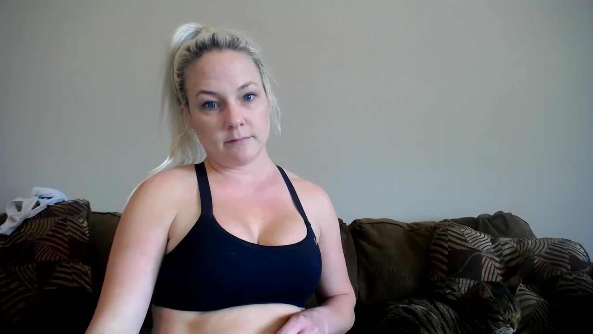 Gallery image thumbnail from AshlynnStorm's myfreecams stream on, 03/24/2023, 19:42 image 3 of 20