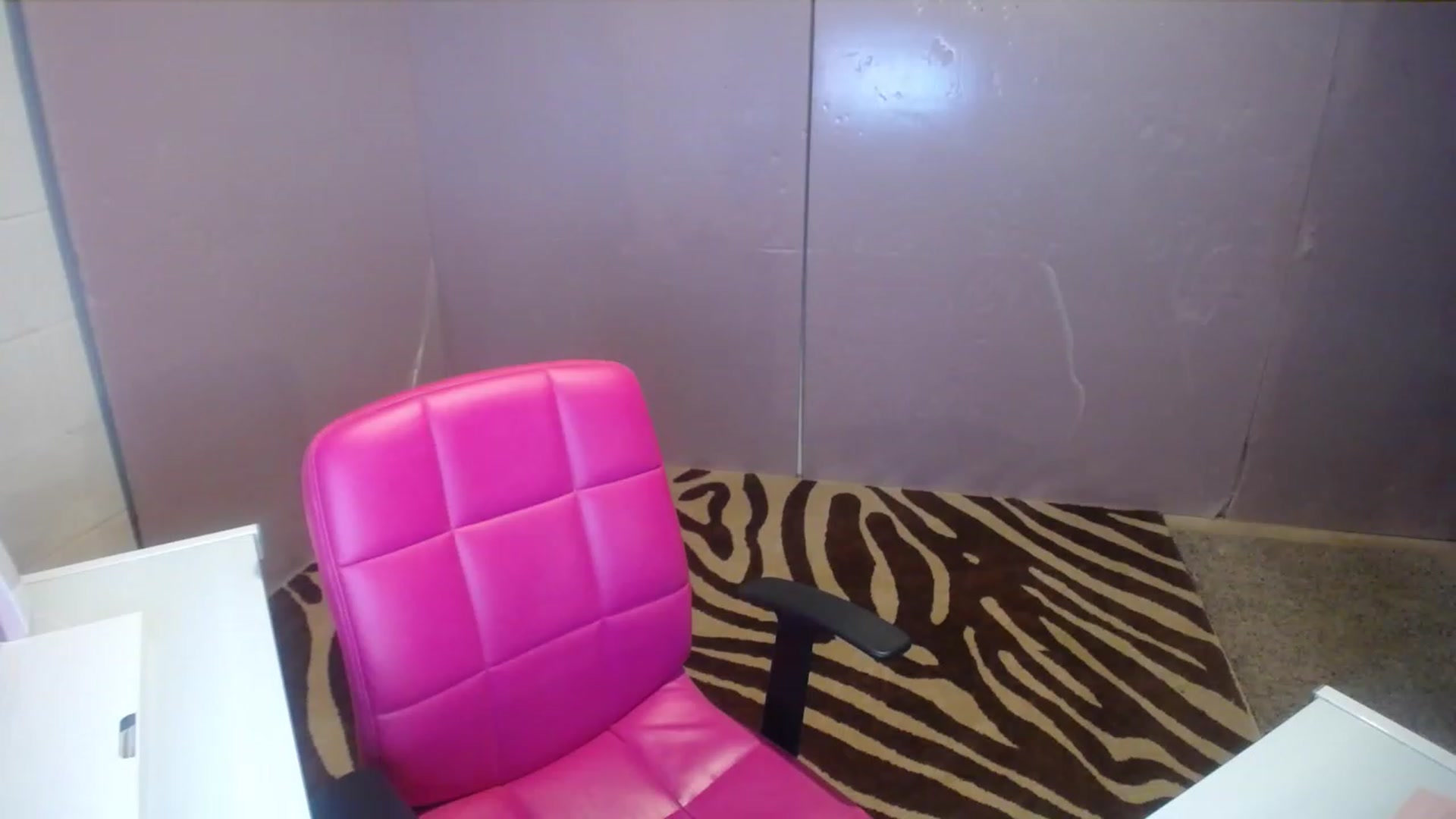 Gallery image thumbnail from AshlynnStorm's myfreecams stream on, 04/27/2023, 18:24 image 17 of 20