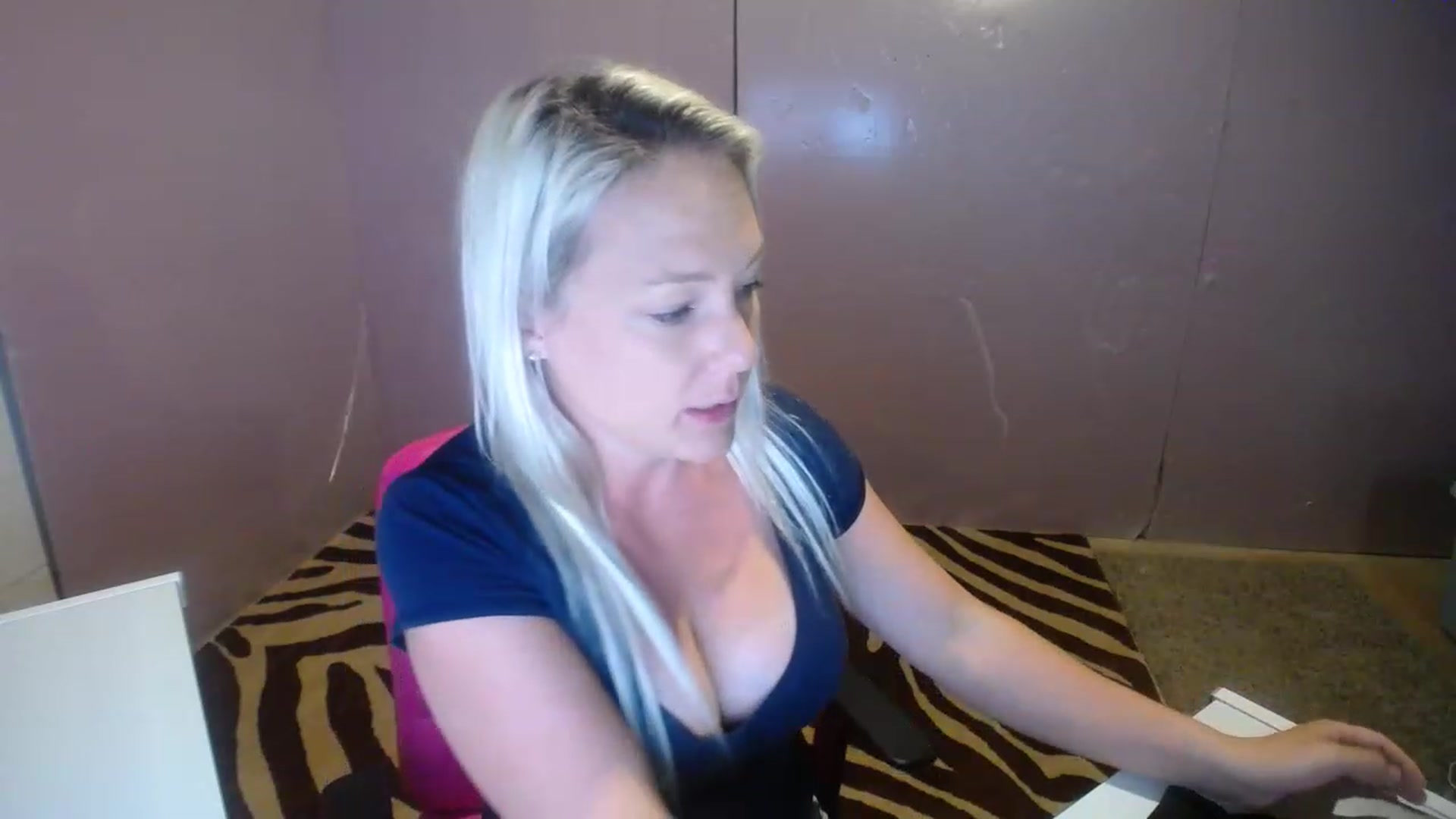 Gallery image thumbnail from AshlynnStorm's myfreecams stream on, 04/27/2023, 18:24 image 4 of 20