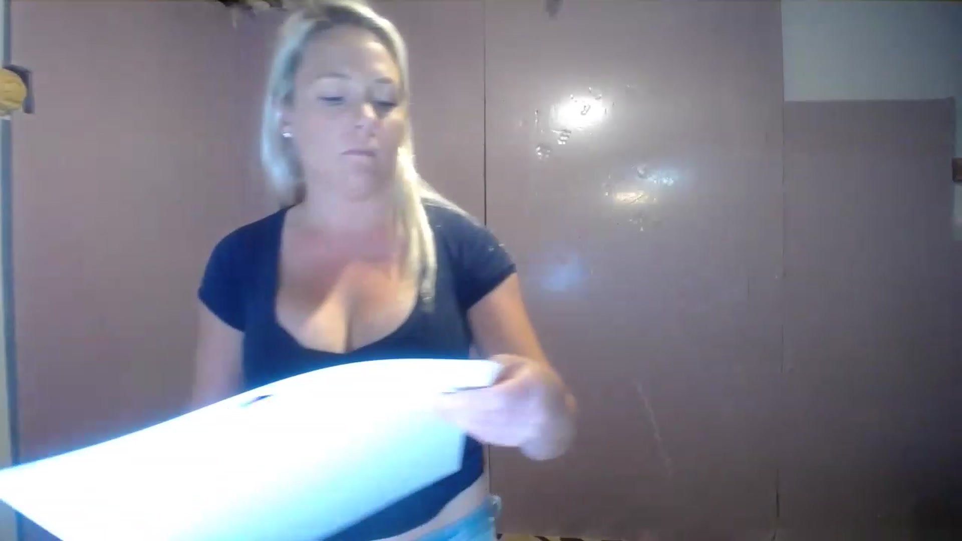 Gallery image thumbnail from AshlynnStorm's myfreecams stream on, 04/27/2023, 19:32 image 3 of 20