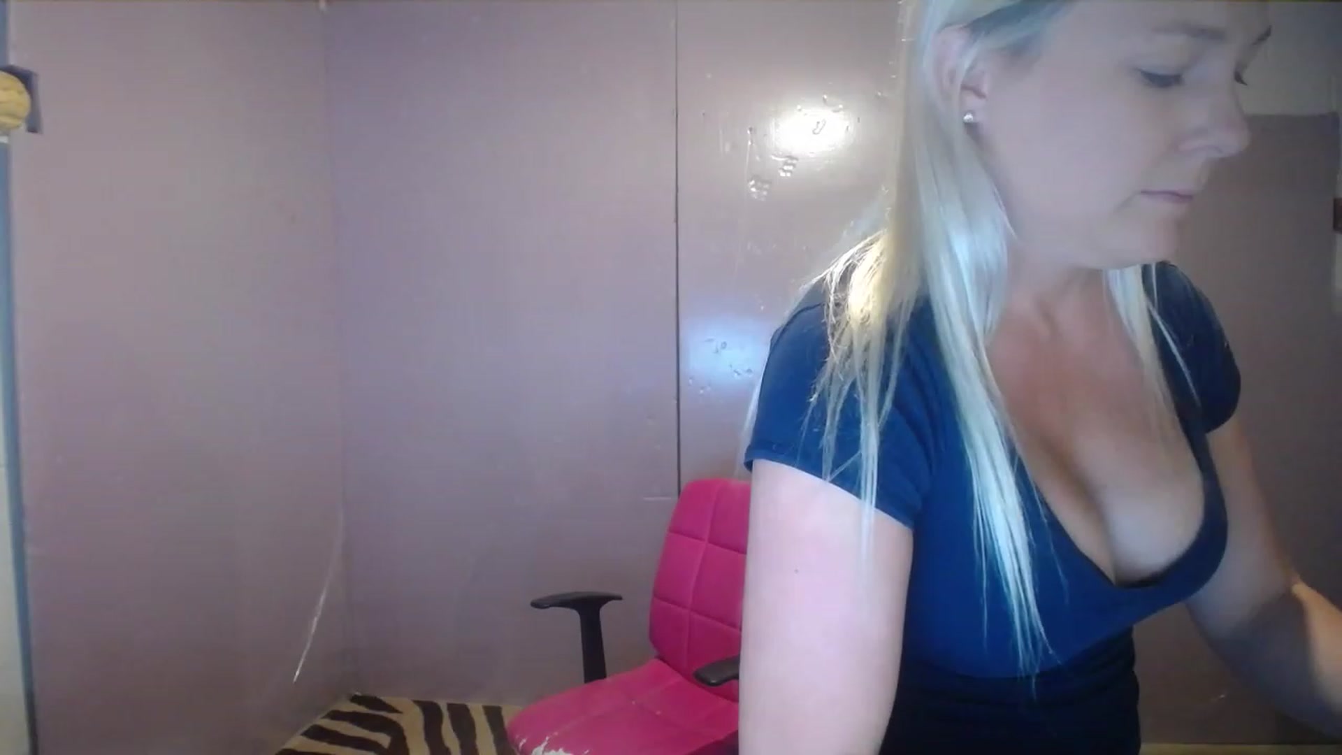Gallery image thumbnail from AshlynnStorm's myfreecams stream on, 04/27/2023, 19:32 image 8 of 20