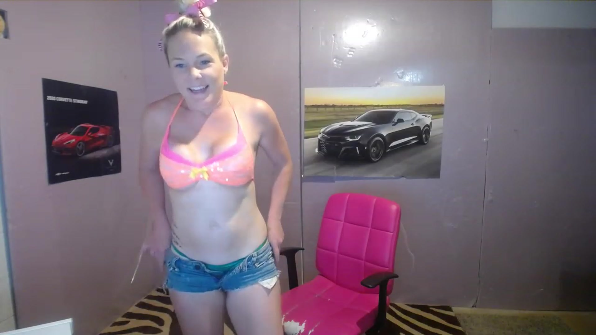 Gallery image thumbnail from AshlynnStorm's myfreecams stream on, 04/28/2023, 19:40 image 5 of 20