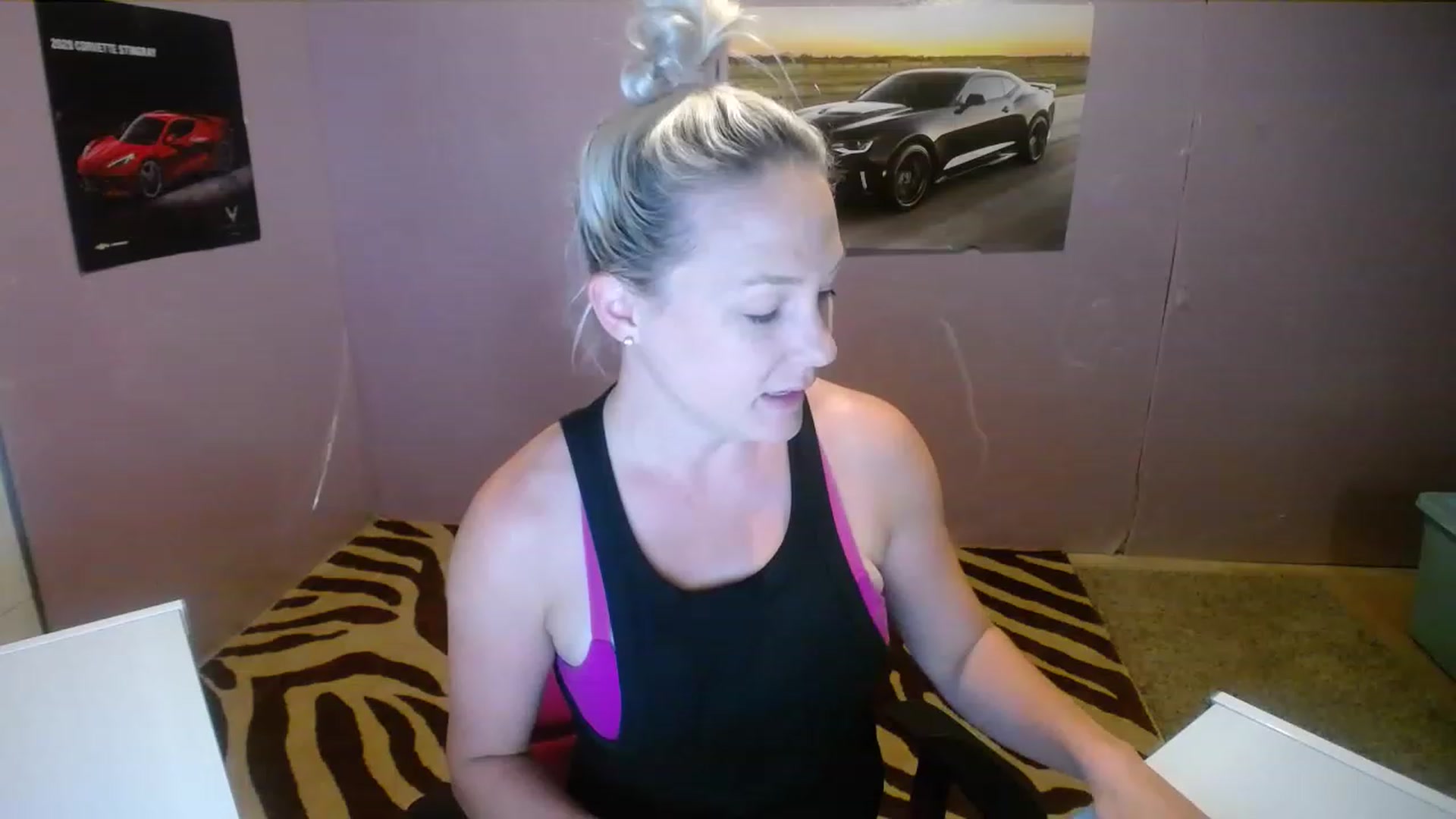 Gallery image thumbnail from AshlynnStorm's myfreecams stream on, 04/28/2023, 19:40 image 1 of 20