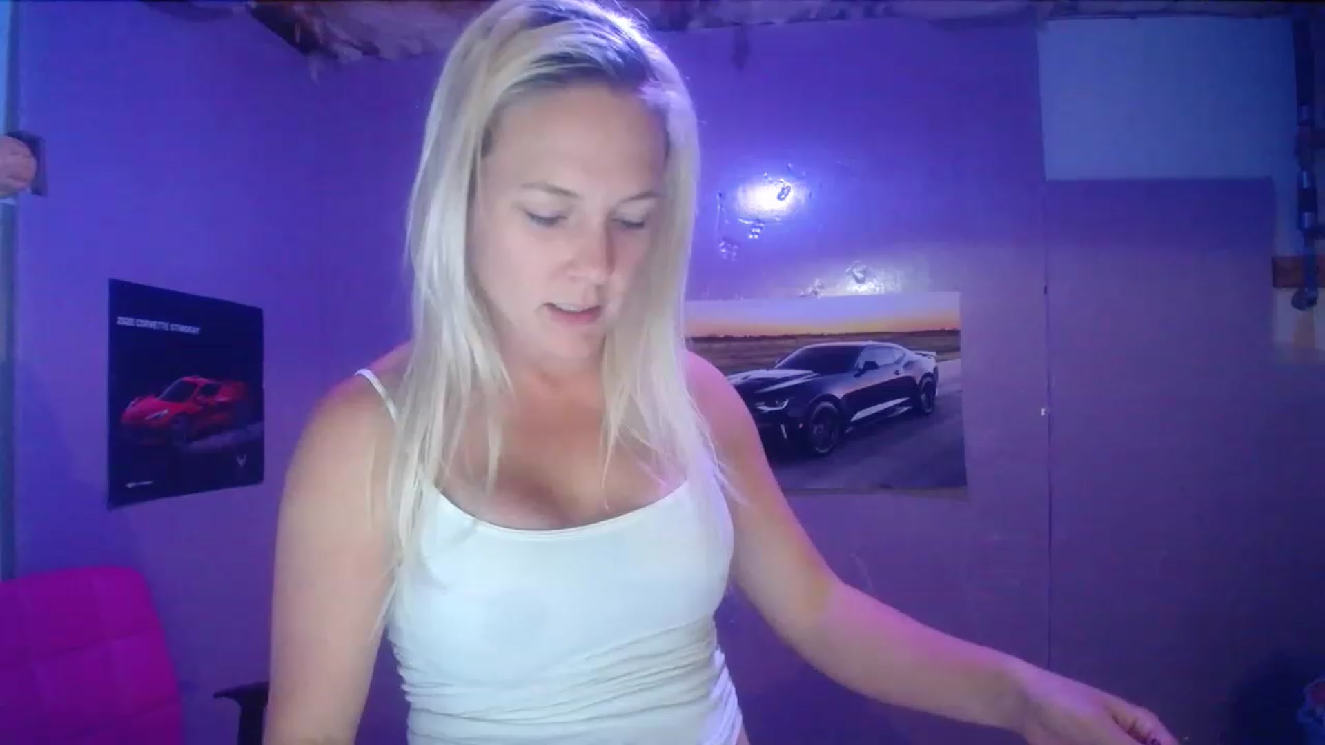 Gallery image thumbnail from AshlynnStorm's myfreecams stream on, 05/01/2023, 07:12 image 15 of 20
