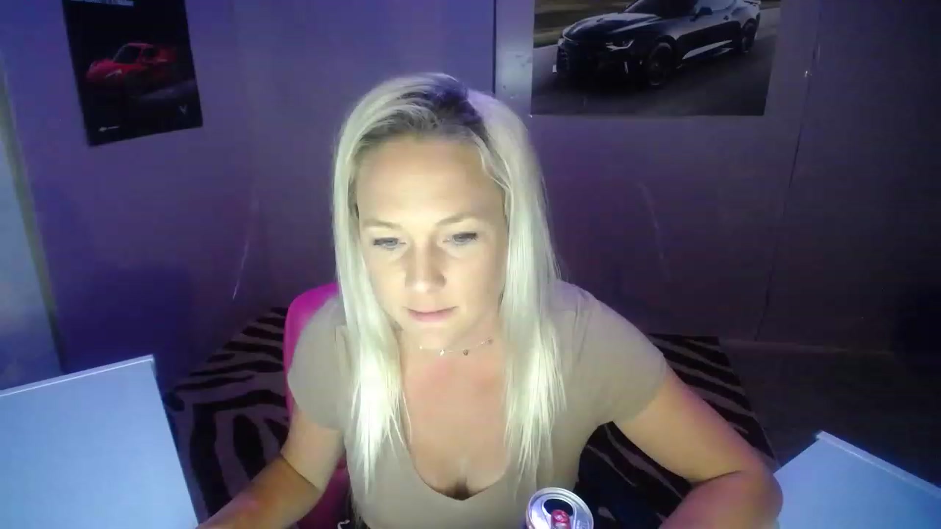 Gallery image thumbnail from AshlynnStorm's myfreecams stream on, 05/08/2023, 03:20 image 12 of 20