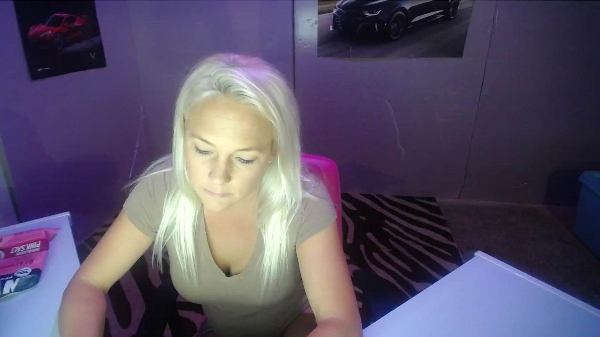 Gallery image thumbnail from AshlynnStorm's myfreecams stream on, 05/19/2023, 20:58 image 2 of 20