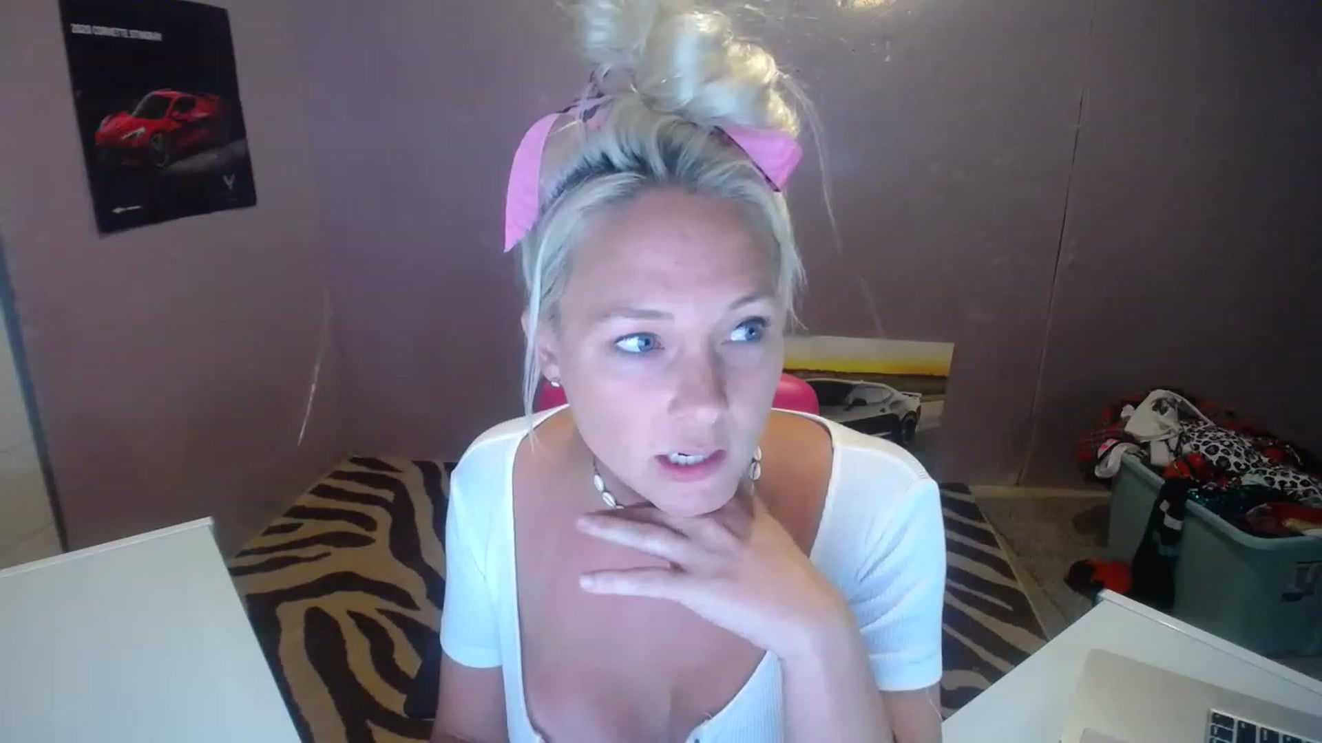 Gallery image thumbnail from AshlynnStorm's myfreecams stream on, 06/11/2023, 06:49 image 2 of 20
