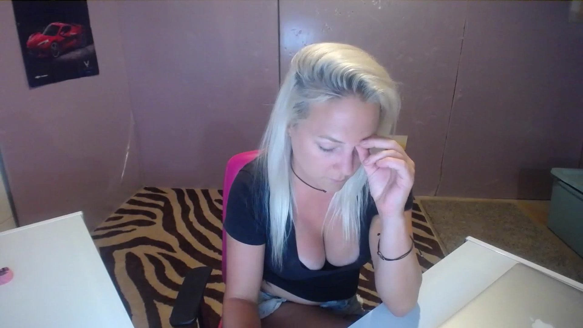 Gallery image thumbnail from AshlynnStorm's myfreecams stream on, 06/27/2023, 03:45 image 15 of 20