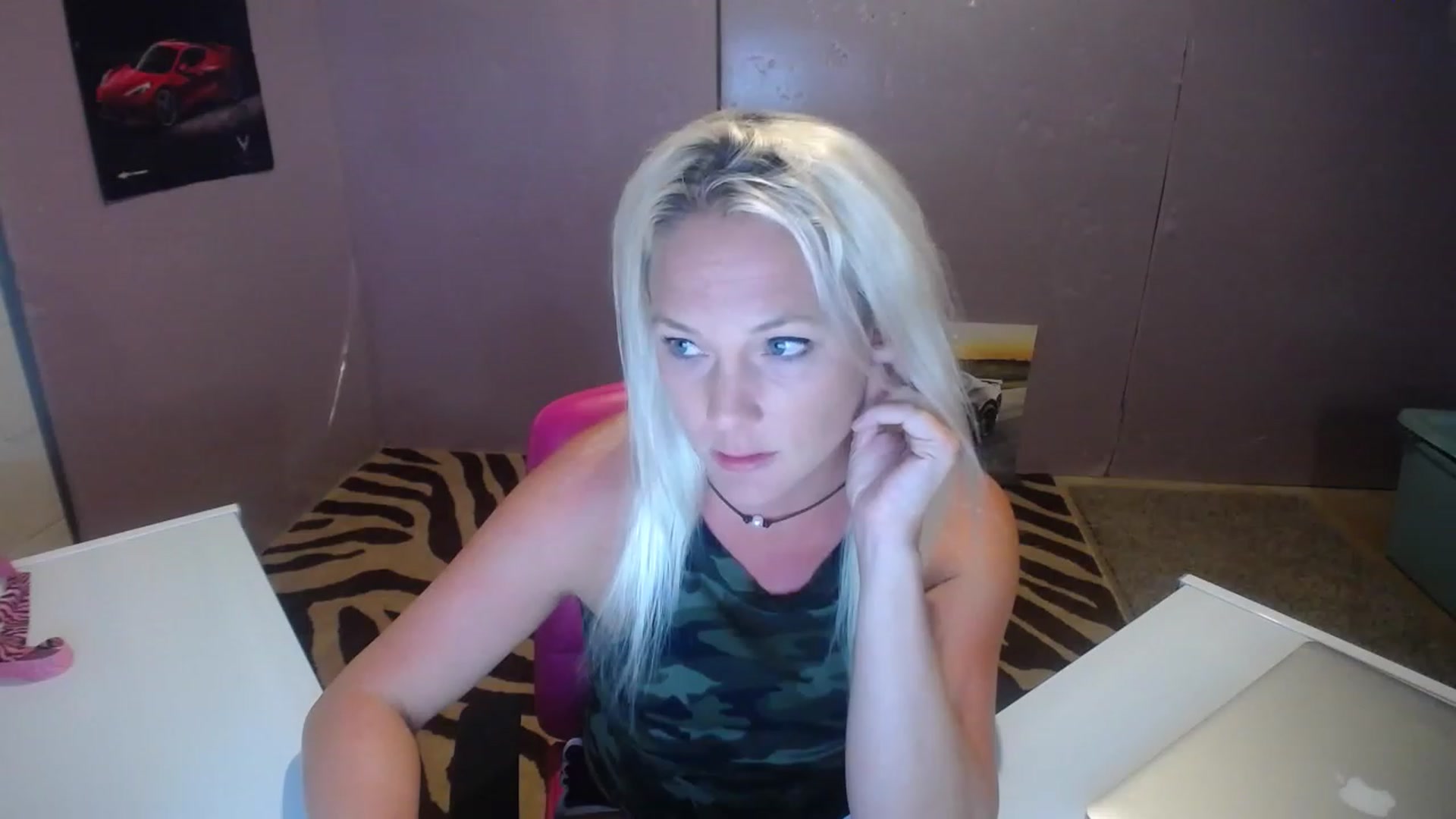 Gallery image thumbnail from AshlynnStorm's myfreecams stream on, 07/04/2023, 04:47 image 1 of 20