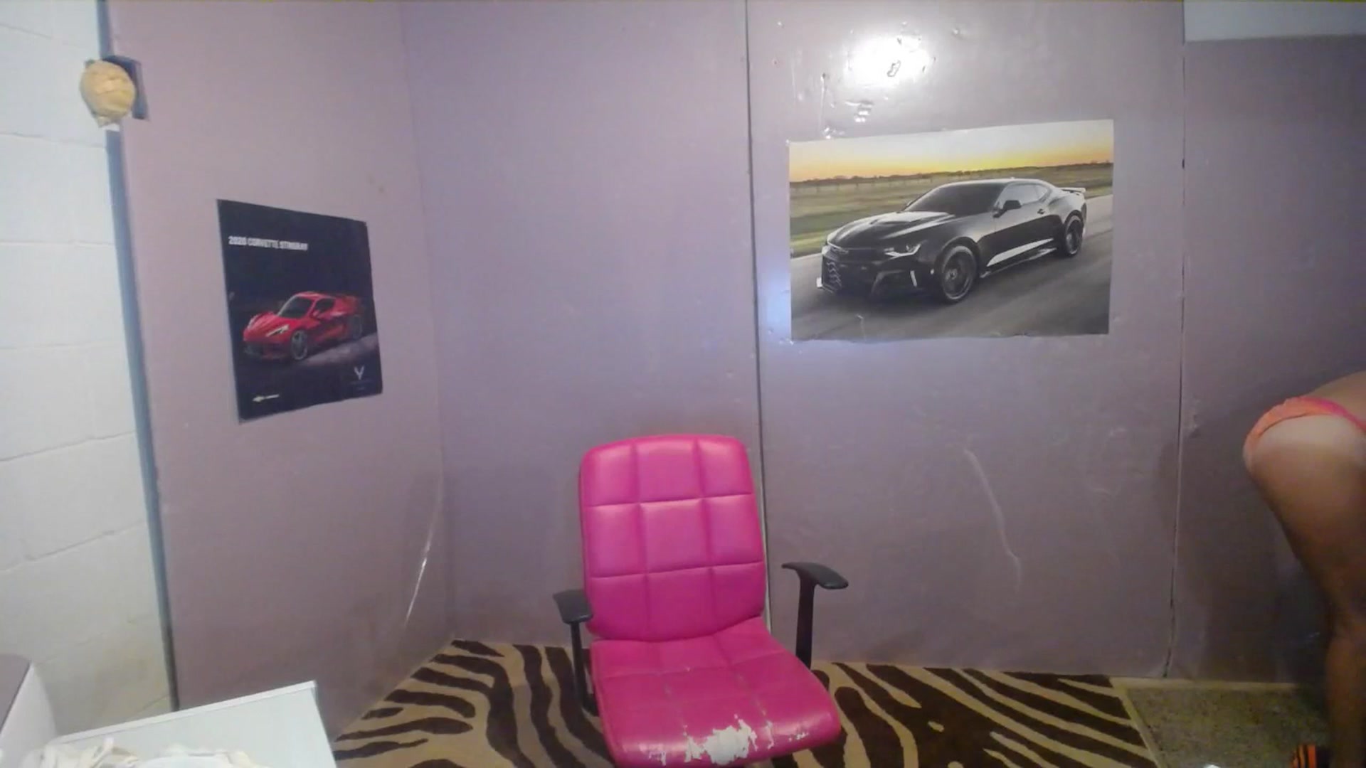 Gallery image thumbnail from AshlynnStorm's myfreecams stream on, 07/06/2023, 04:19 image 18 of 20