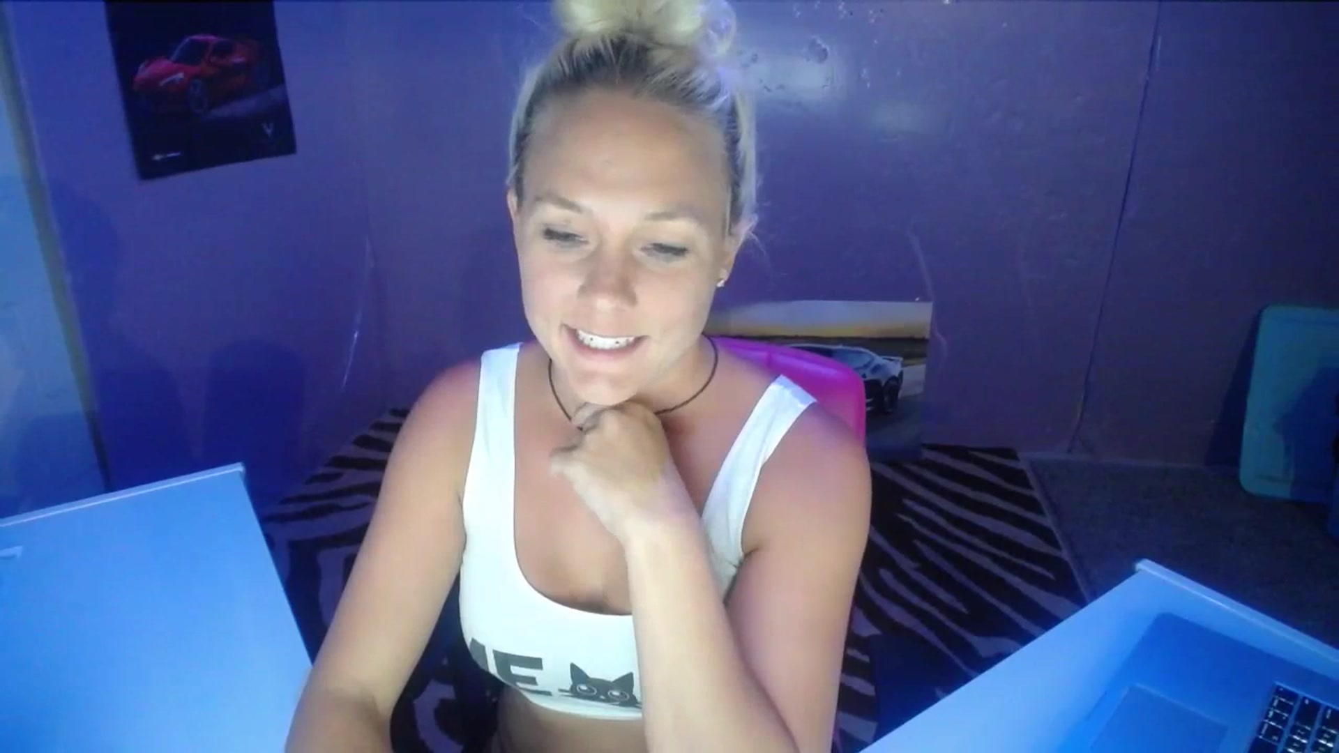 Gallery image thumbnail from AshlynnStorm's myfreecams stream on, 07/07/2023, 06:00 image 18 of 20