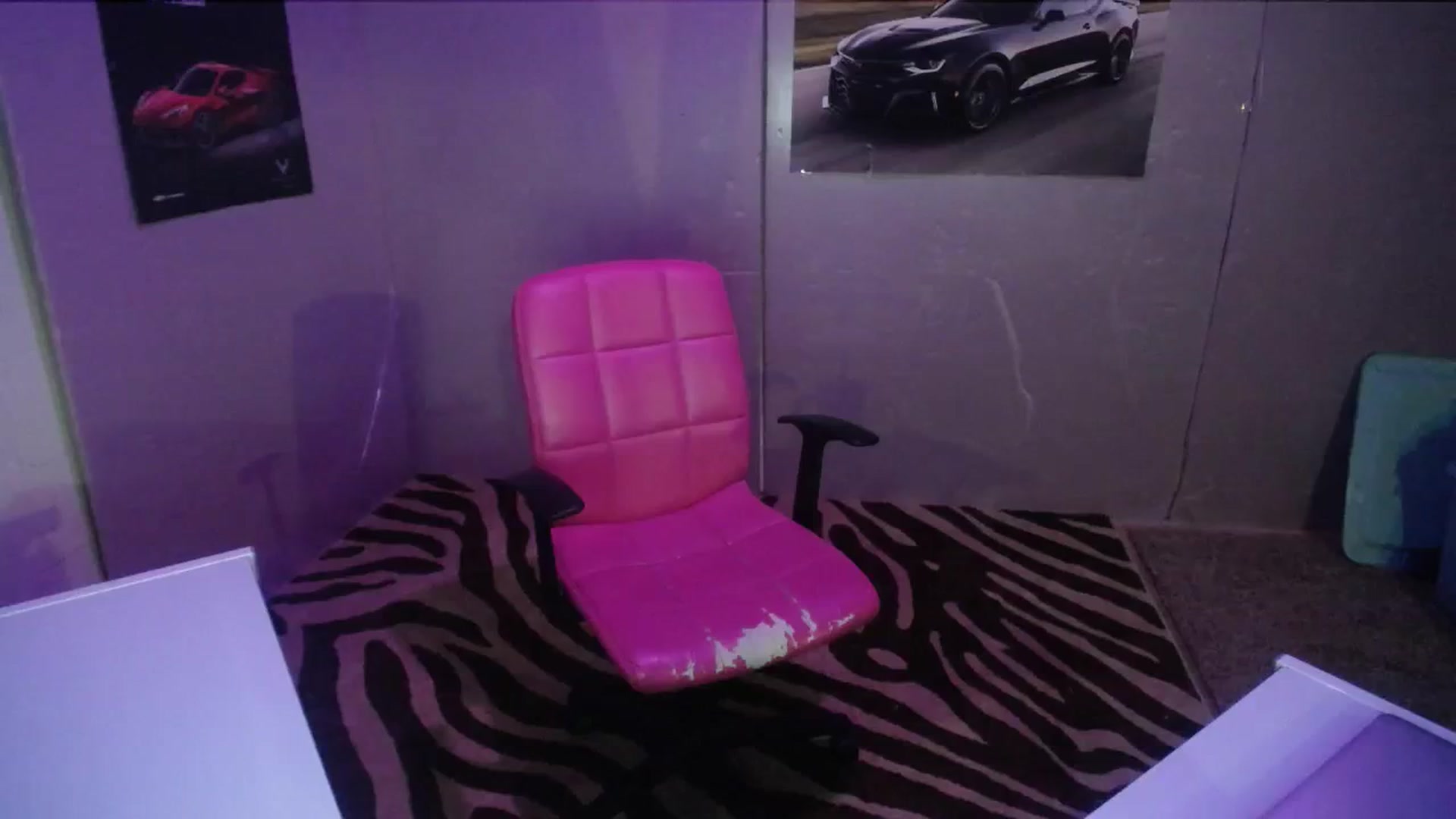 Gallery image thumbnail from AshlynnStorm's myfreecams stream on, 07/25/2023, 06:44 image 15 of 20