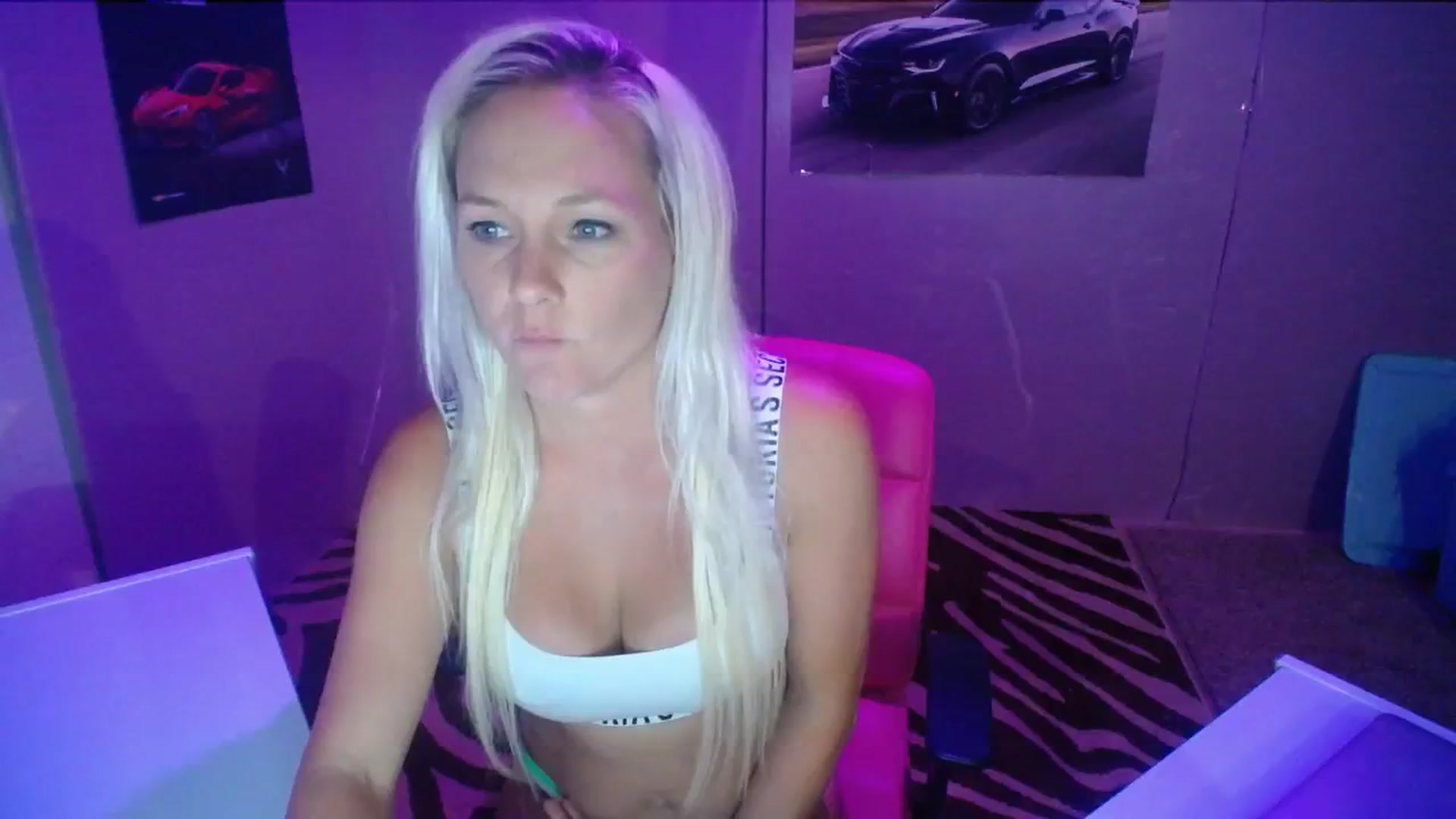 Gallery image thumbnail from AshlynnStorm's myfreecams stream on, 07/25/2023, 06:44 image 14 of 20