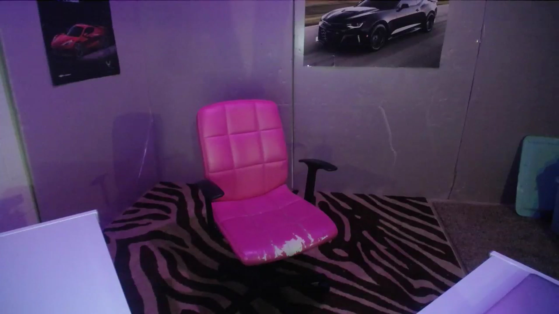 Gallery image thumbnail from AshlynnStorm's myfreecams stream on, 07/25/2023, 06:44 image 16 of 20