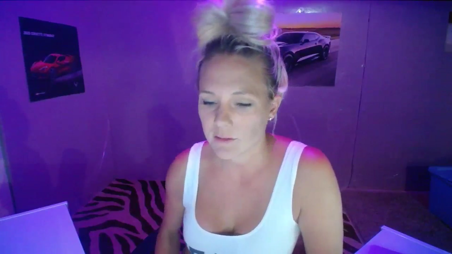 Gallery image thumbnail from AshlynnStorm's myfreecams stream on, 07/26/2023, 06:53 image 12 of 20