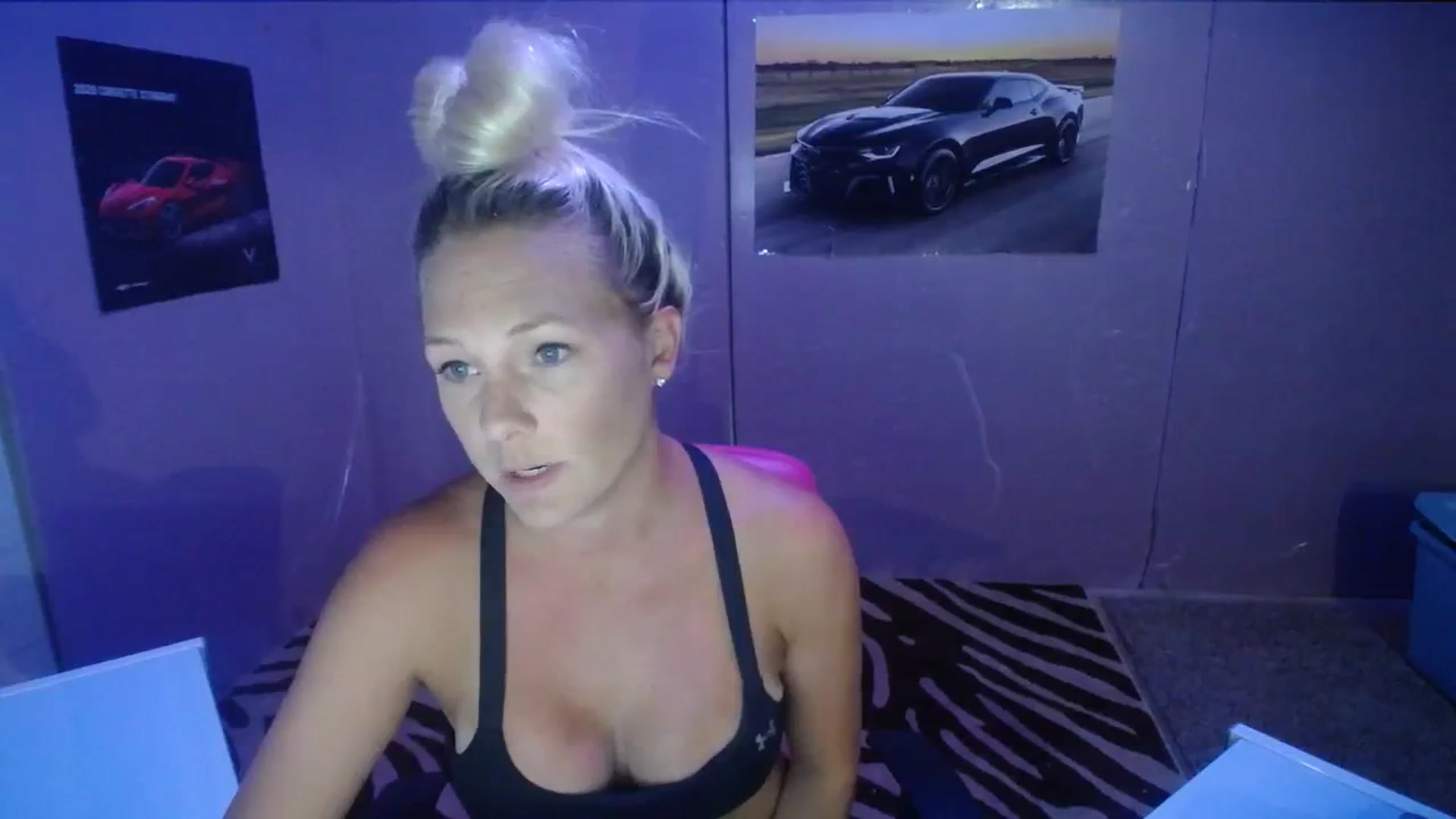 Gallery image thumbnail from AshlynnStorm's myfreecams stream on, 08/08/2023, 04:53 image 10 of 20
