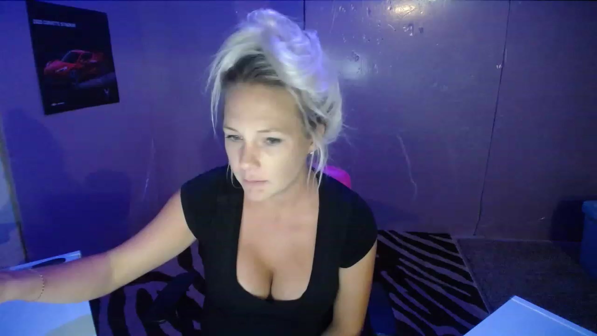 Gallery image thumbnail from AshlynnStorm's myfreecams stream on, 08/25/2023, 04:38 image 19 of 20