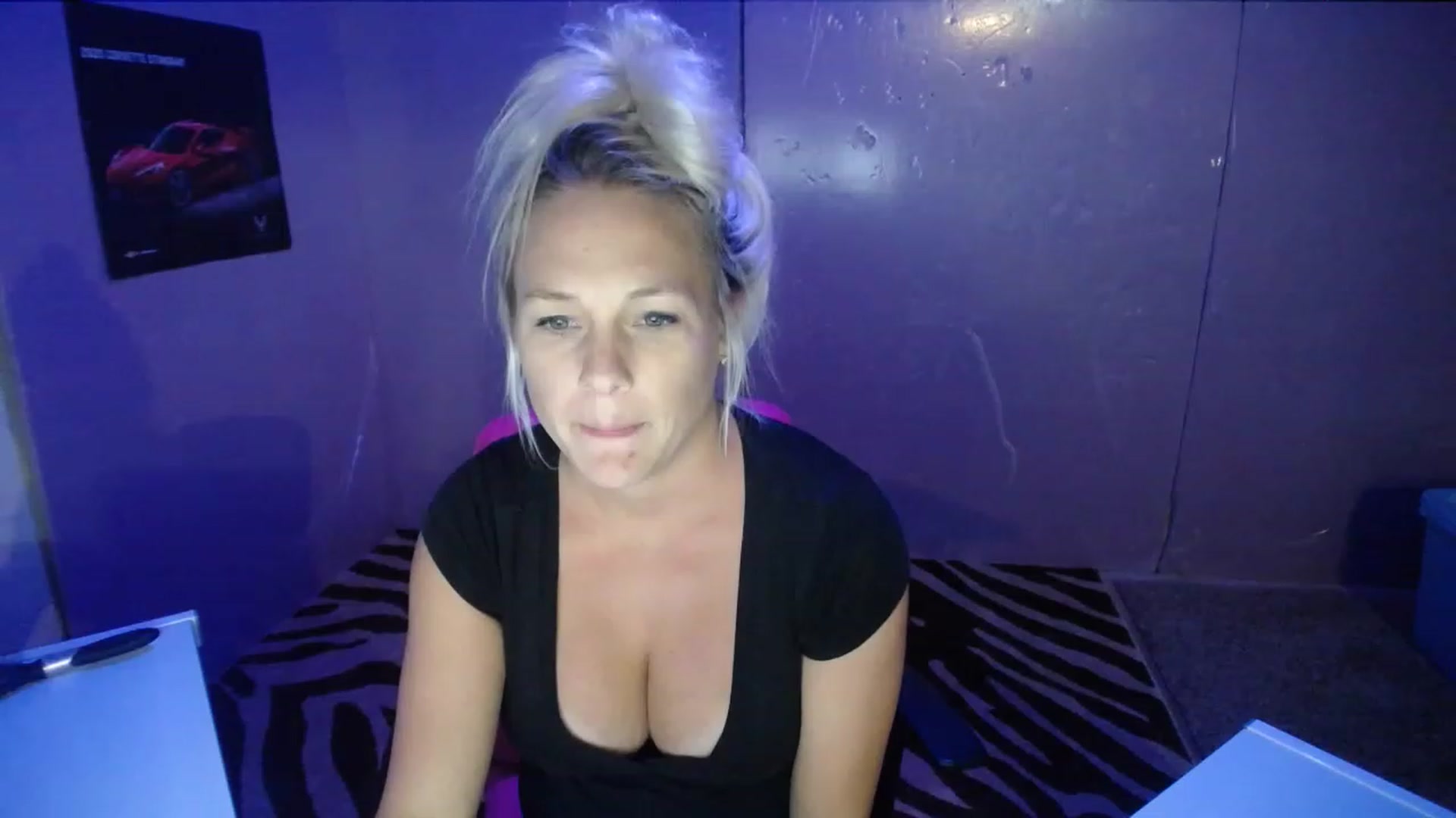 Gallery image thumbnail from AshlynnStorm's myfreecams stream on, 08/25/2023, 04:38 image 1 of 20