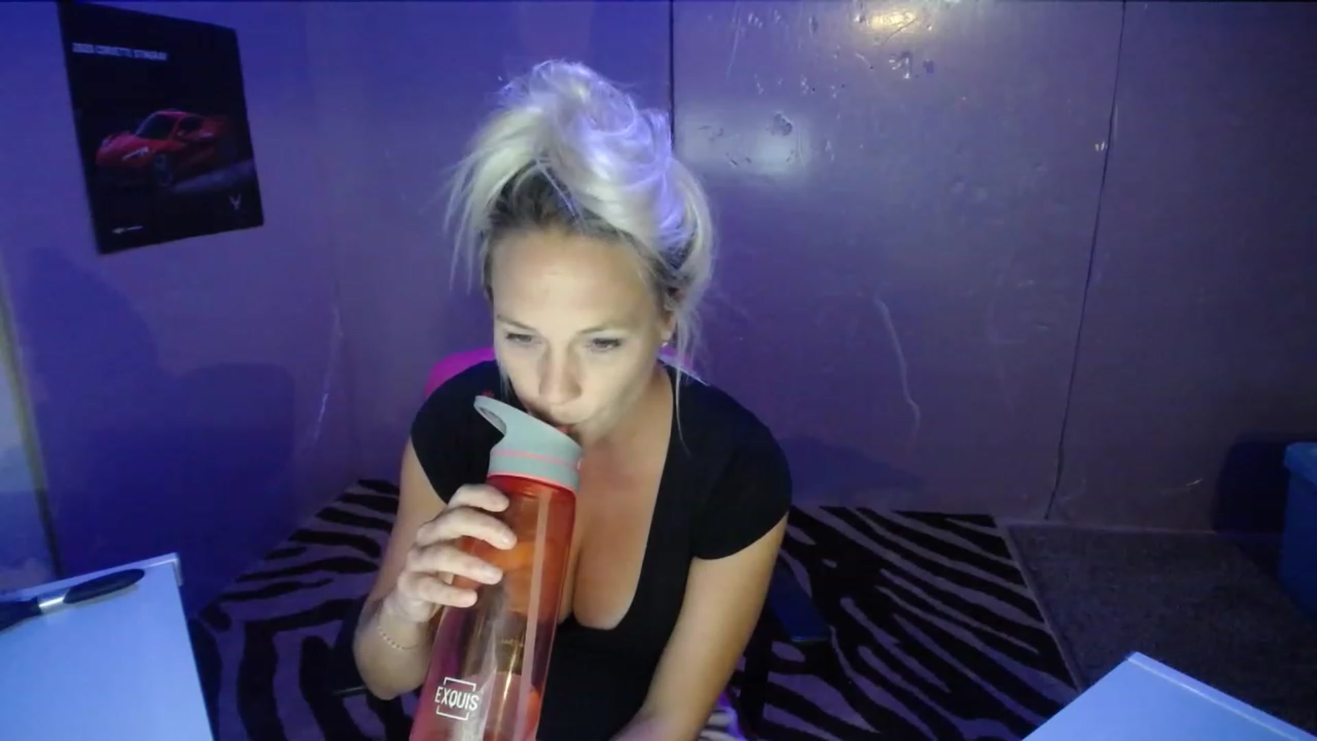 Gallery image thumbnail from AshlynnStorm's myfreecams stream on, 08/25/2023, 04:38 image 9 of 20