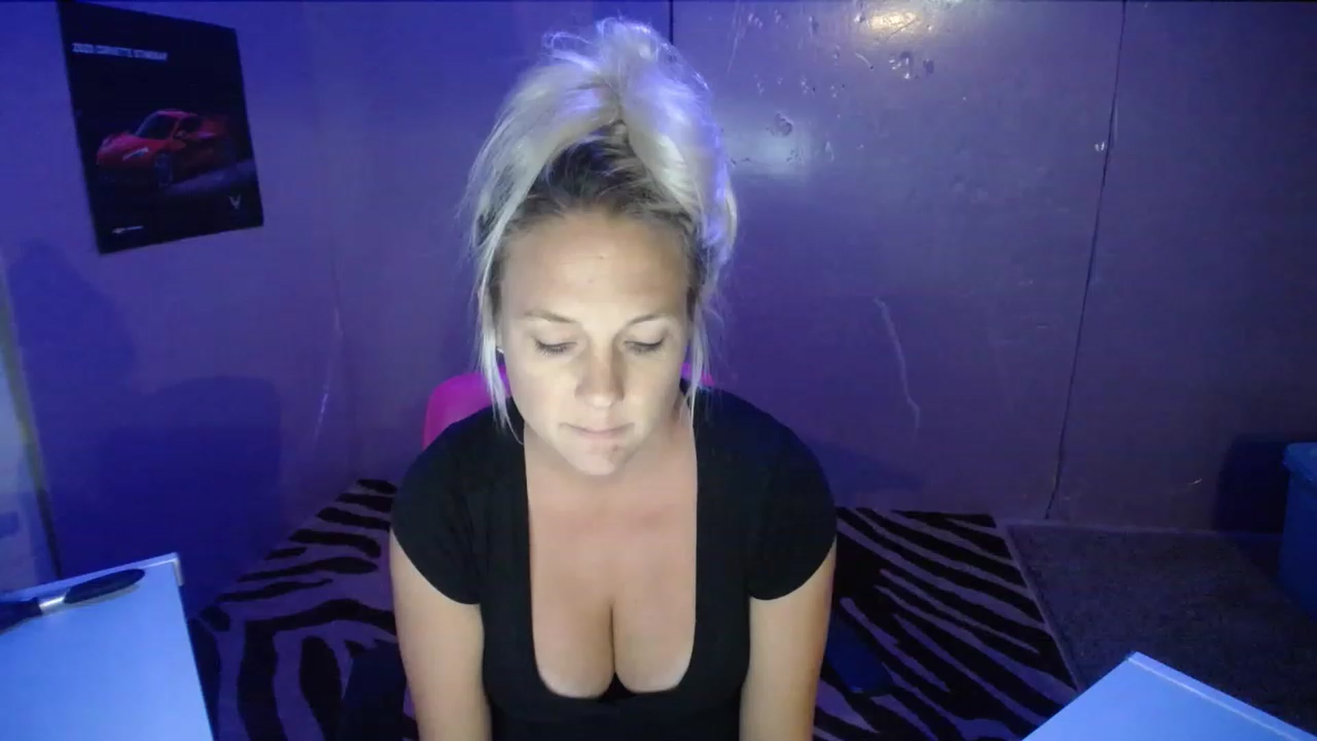 Gallery image thumbnail from AshlynnStorm's myfreecams stream on, 08/25/2023, 04:38 image 4 of 20