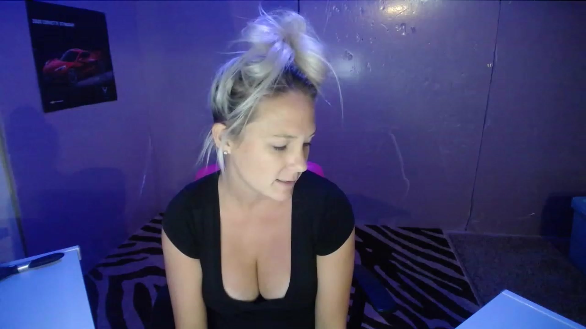 Gallery image thumbnail from AshlynnStorm's myfreecams stream on, 08/25/2023, 04:38 image 2 of 20