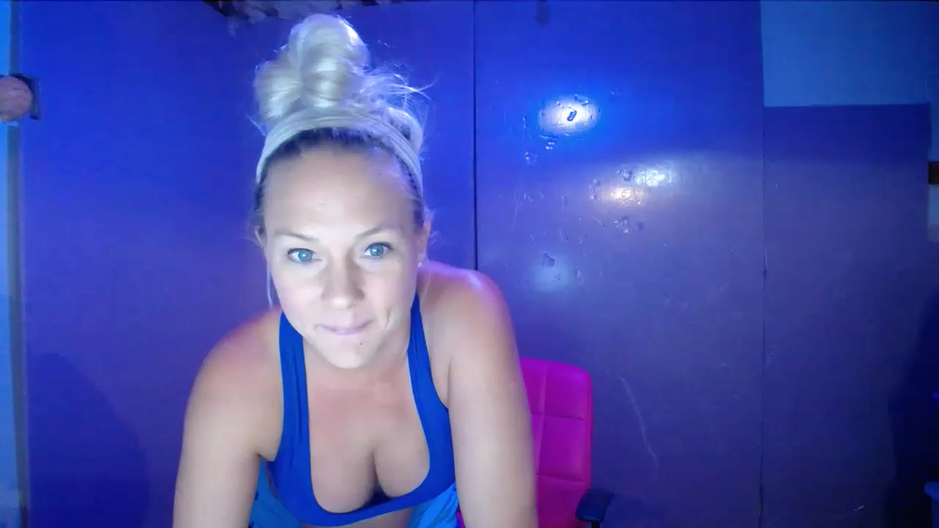 Gallery image thumbnail from AshlynnStorm's myfreecams stream on, 08/29/2023, 05:18 image 3 of 20