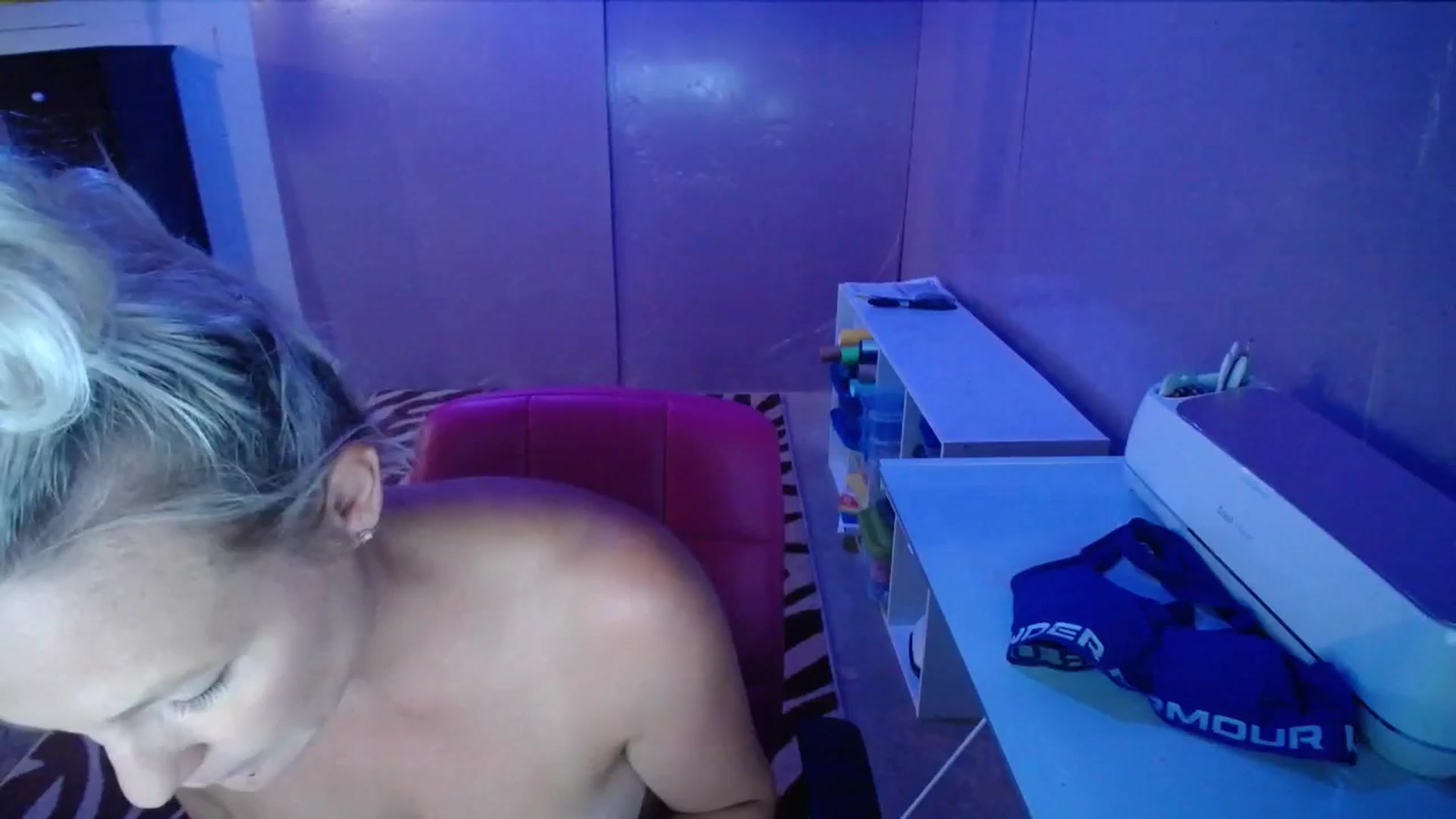 Gallery image thumbnail from AshlynnStorm's myfreecams stream on, 08/29/2023, 07:14 image 11 of 20