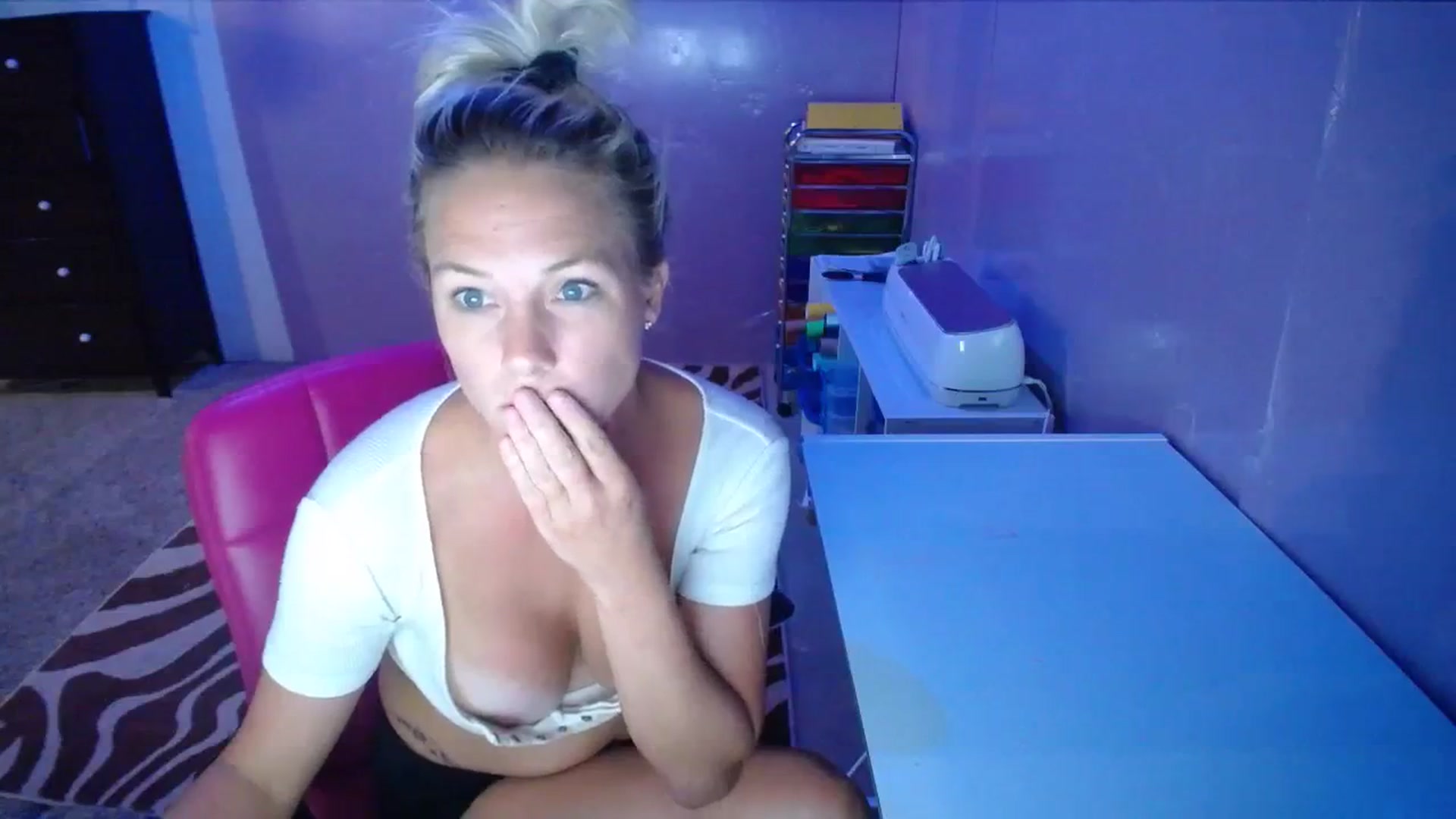 Gallery image thumbnail from AshlynnStorm's myfreecams stream on, 08/31/2023, 07:03 image 7 of 20