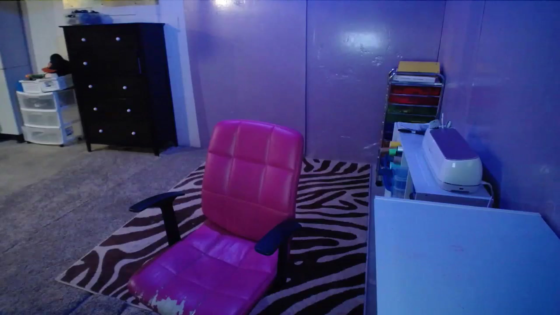 Gallery image thumbnail from AshlynnStorm's myfreecams stream on, 08/31/2023, 07:44 image 9 of 20