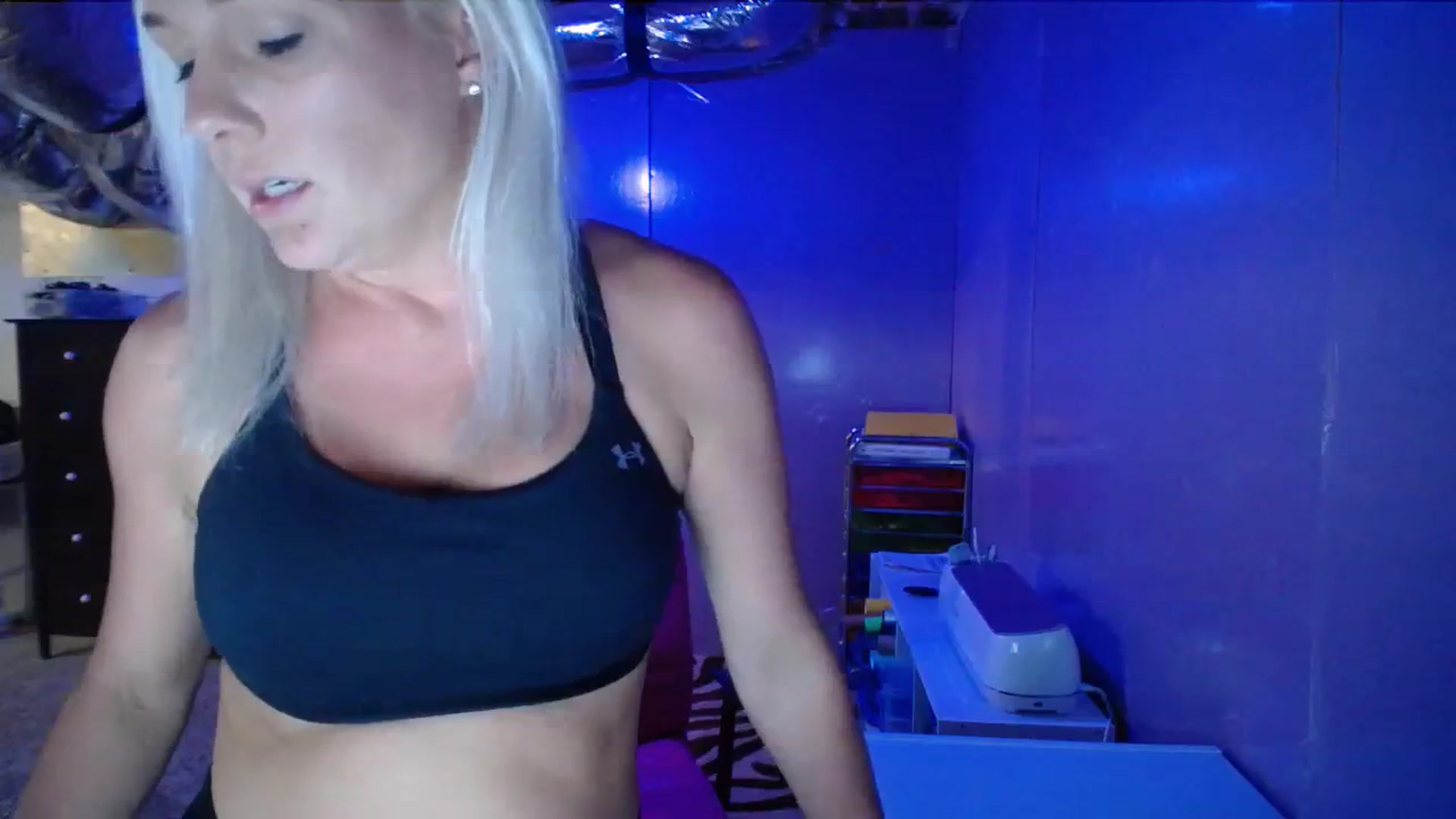 Gallery image thumbnail from AshlynnStorm's myfreecams stream on, 09/01/2023, 08:11 image 17 of 20