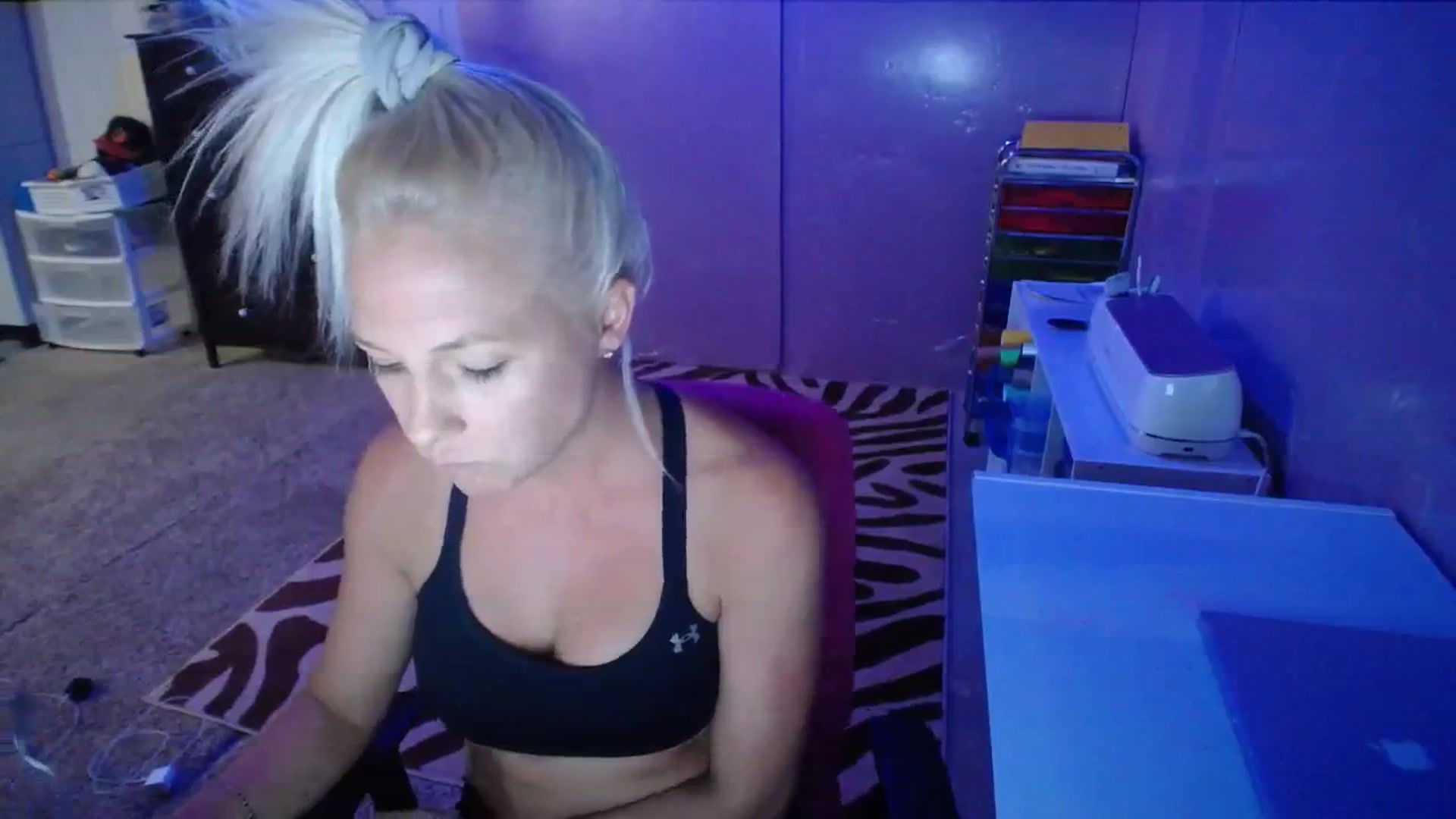 Gallery image thumbnail from AshlynnStorm's myfreecams stream on, 09/01/2023, 08:11 image 20 of 20