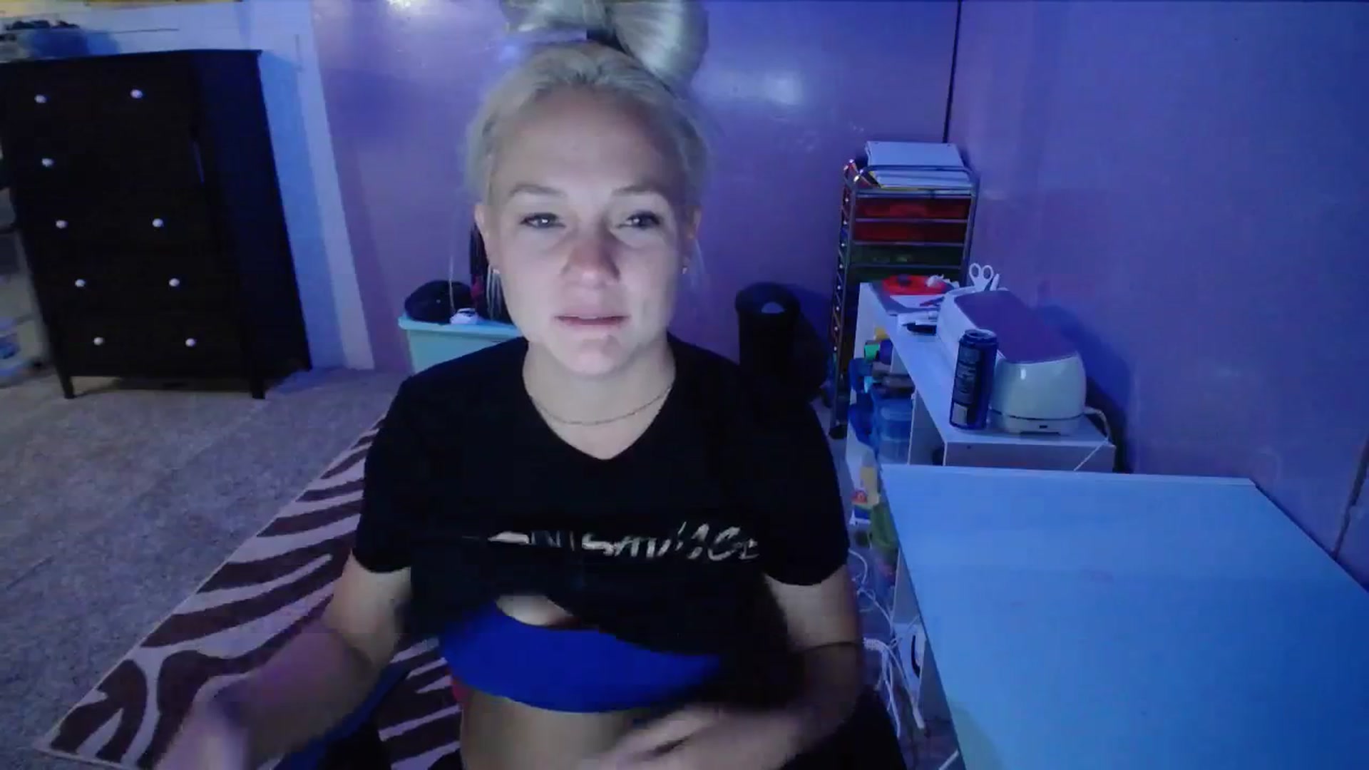 Gallery image thumbnail from AshlynnStorm's myfreecams stream on, 09/12/2023, 05:05 image 9 of 20