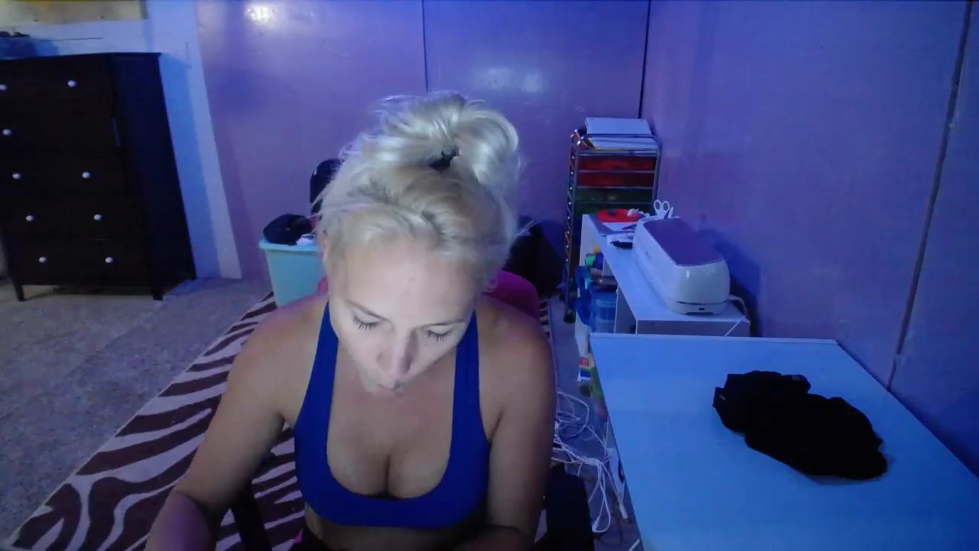 Gallery image thumbnail from AshlynnStorm's myfreecams stream on, 09/12/2023, 05:05 image 20 of 20