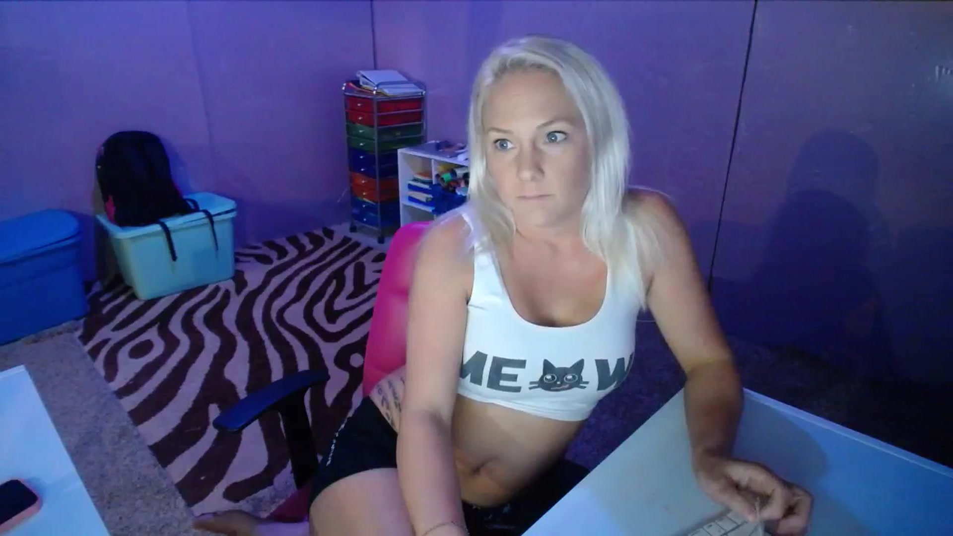 Gallery image thumbnail from AshlynnStorm's myfreecams stream on, 09/19/2023, 19:37 image 18 of 20