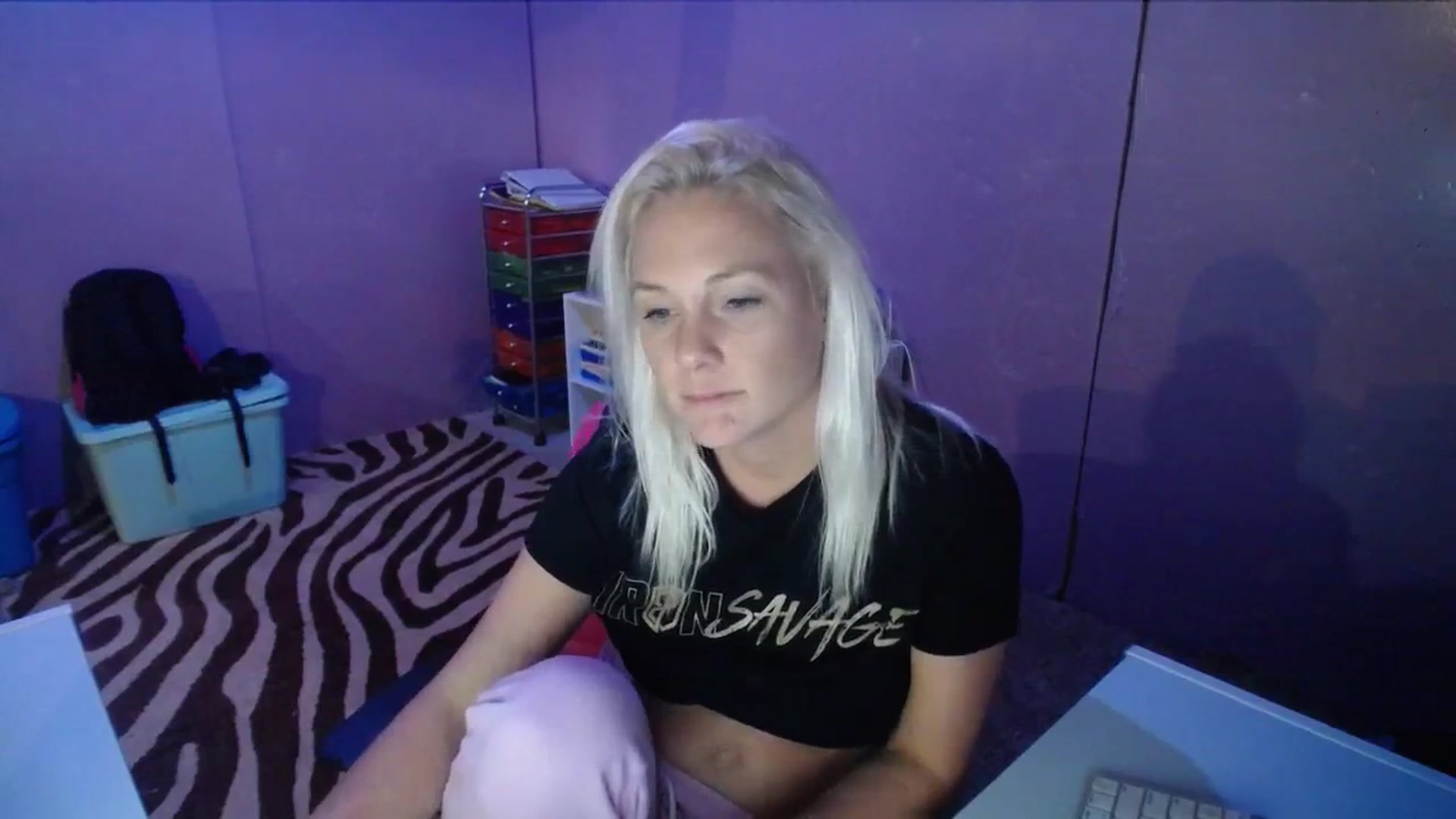 Gallery image thumbnail from AshlynnStorm's myfreecams stream on, 09/21/2023, 04:59 image 6 of 20