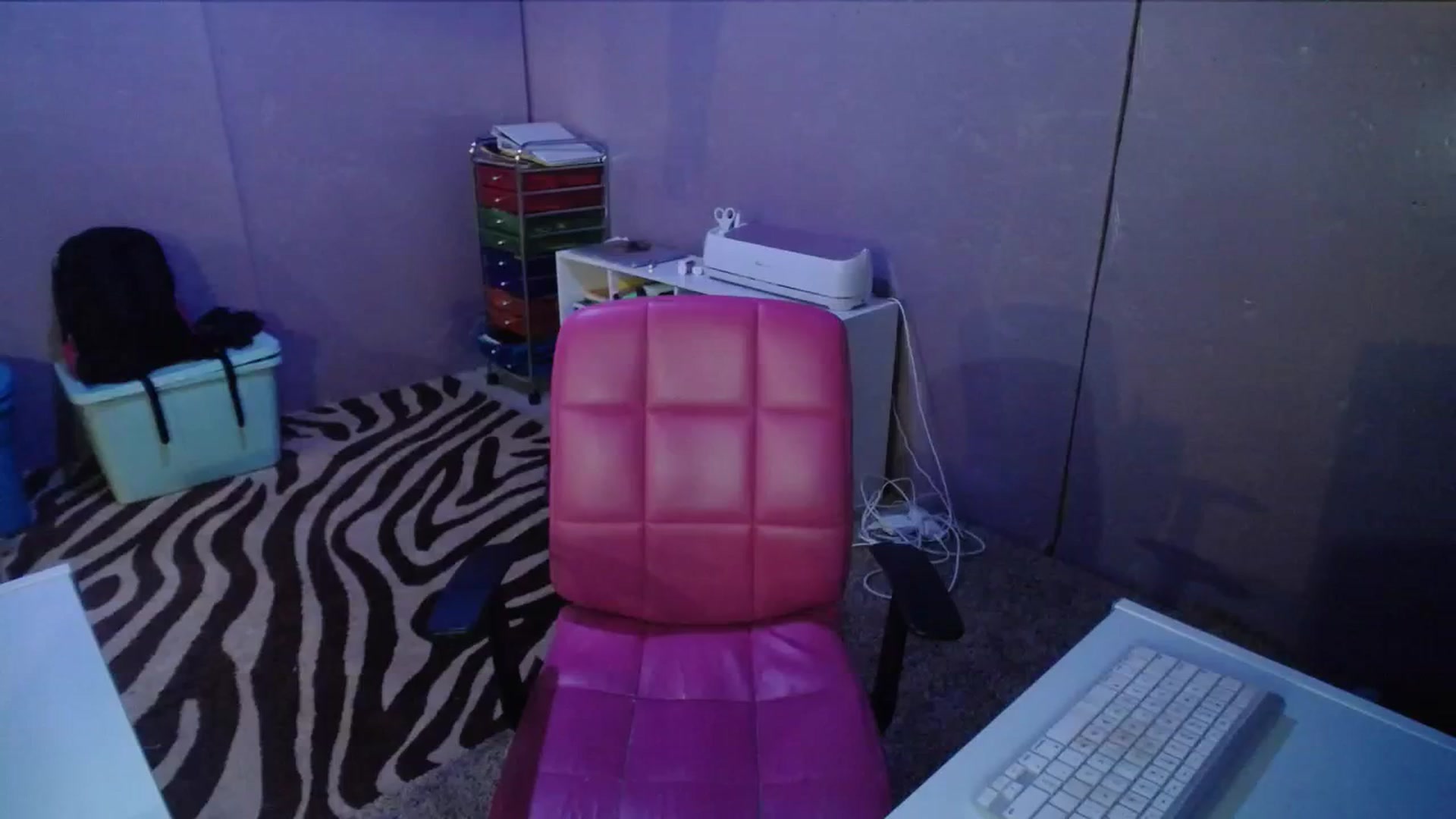 Gallery image thumbnail from AshlynnStorm's myfreecams stream on, 09/21/2023, 04:59 image 15 of 20